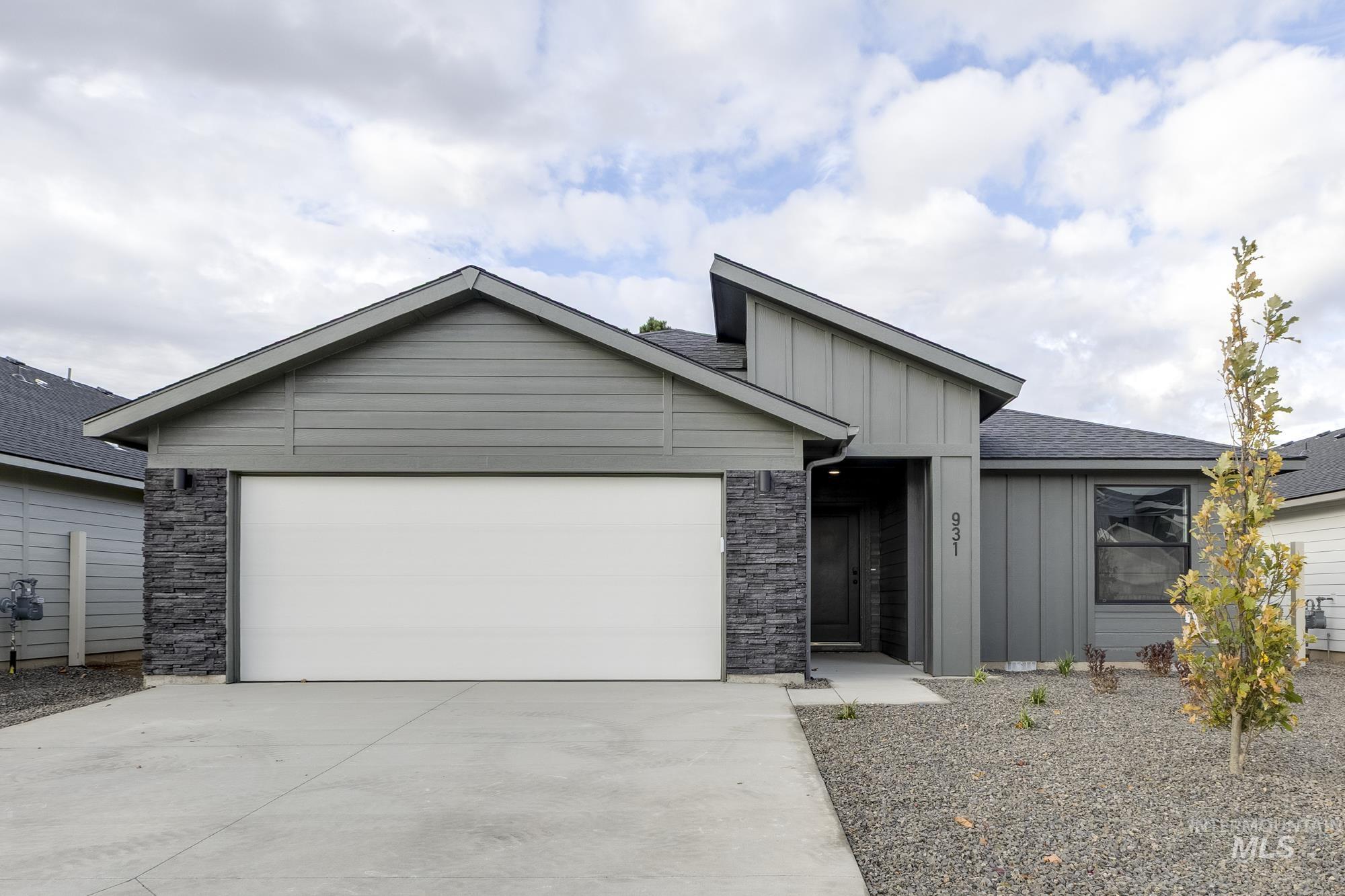 931 N Aleppo Way, Meridian, Idaho 83642, 3 Bedrooms, 2 Bathrooms, Residential For Sale, Price $456,990,MLS 98967096