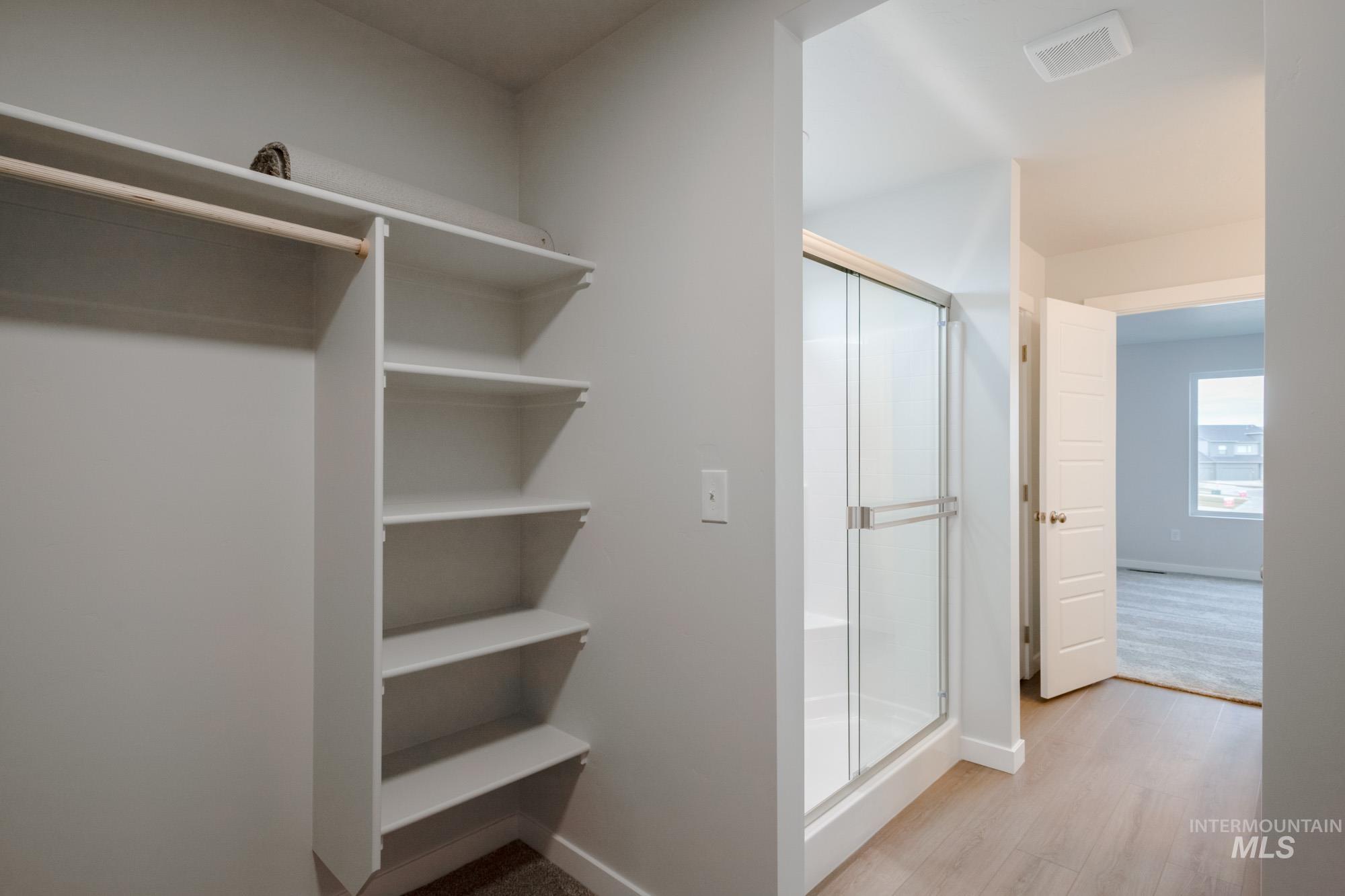 10575 W Teratai St, Star, Idaho 83669, 4 Bedrooms, 2.5 Bathrooms, Residential For Sale, Price $559,990,MLS 98967098