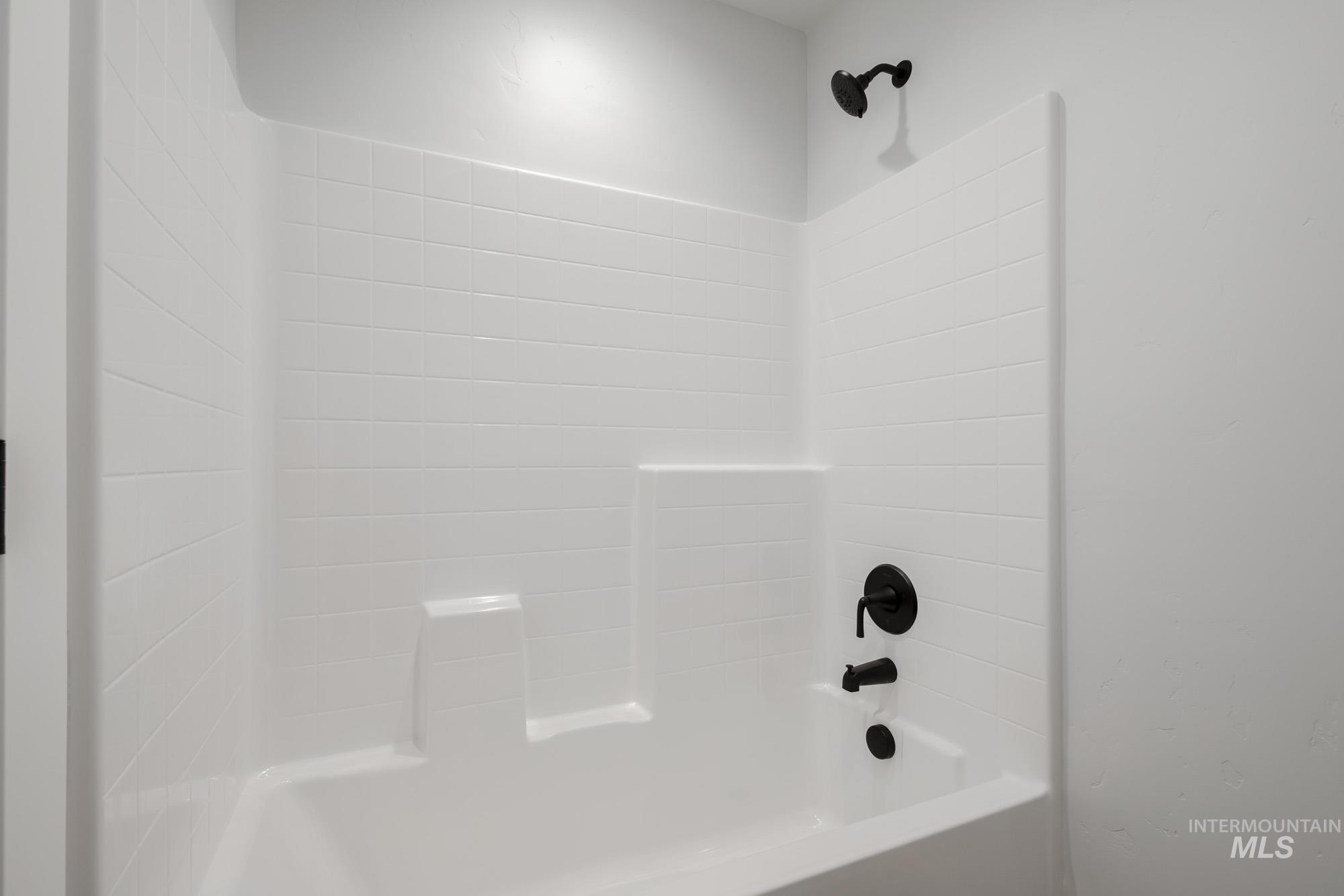 10557 W Teratai St, Star, Idaho 83669, 5 Bedrooms, 2.5 Bathrooms, Residential For Sale, Price $579,990,MLS 98967099