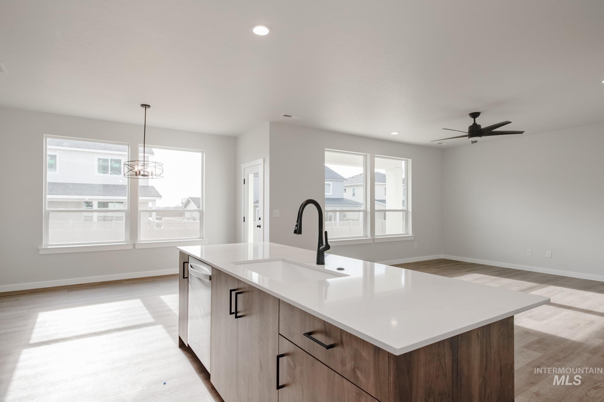 10557 W Teratai St, Star, Idaho 83669, 5 Bedrooms, 2.5 Bathrooms, Residential For Sale, Price $579,990,MLS 98967099