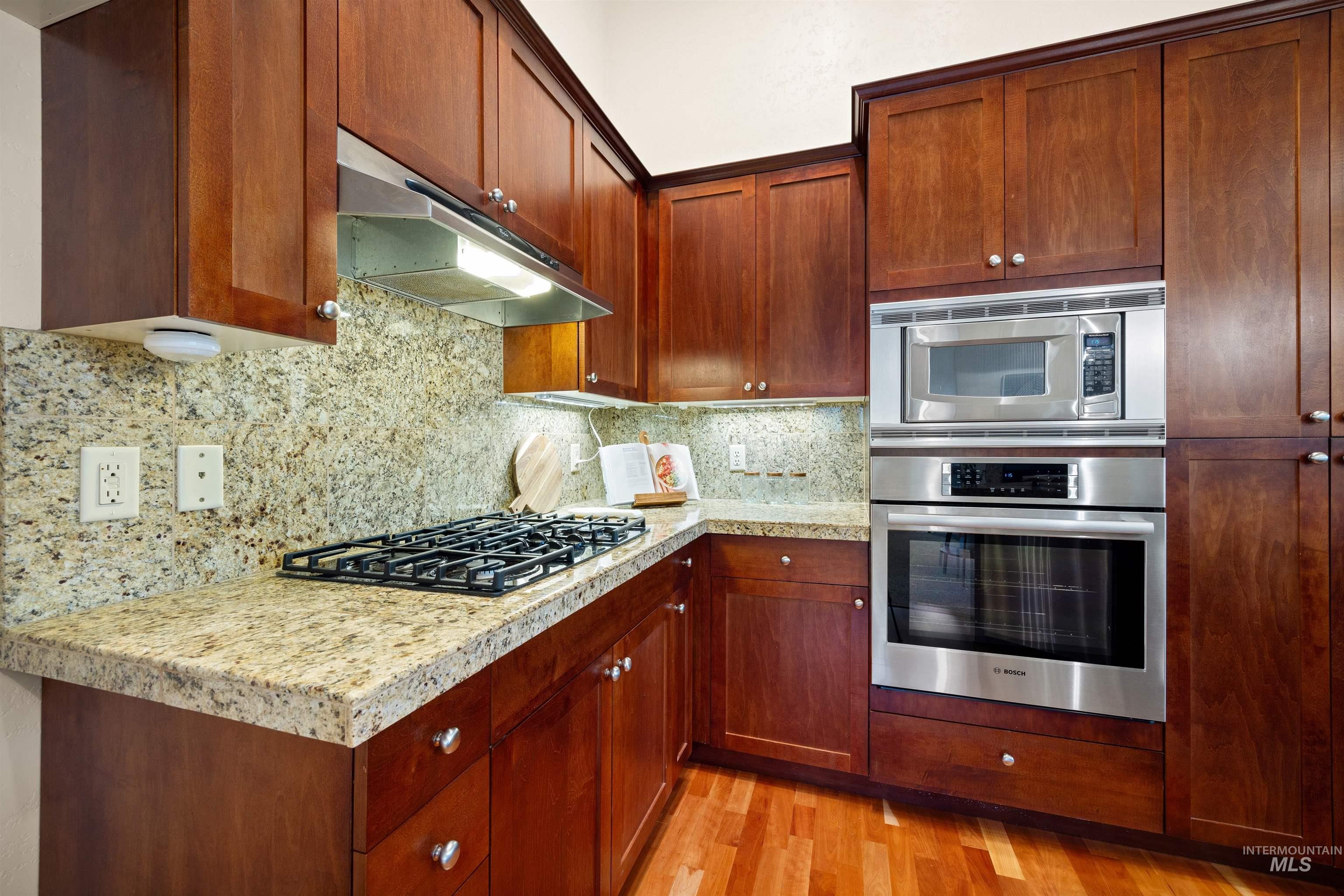 1148 E Winding Creek Dr, Eagle, Idaho 83616, 3 Bedrooms, 2 Bathrooms, Residential For Sale, Price $468,900,MLS 98967113