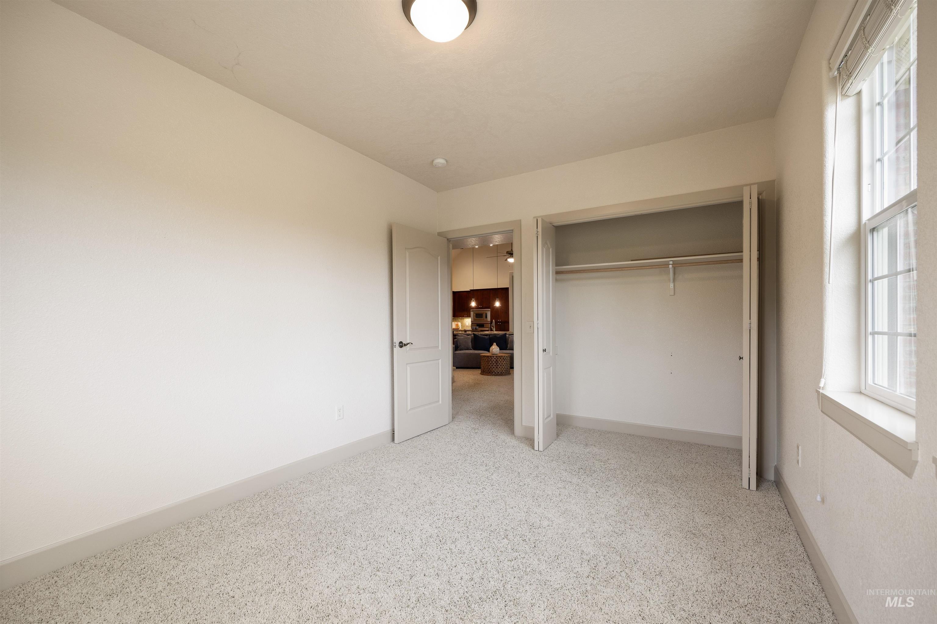 1148 E Winding Creek Dr, Eagle, Idaho 83616, 3 Bedrooms, 2 Bathrooms, Residential For Sale, Price $468,900,MLS 98967113