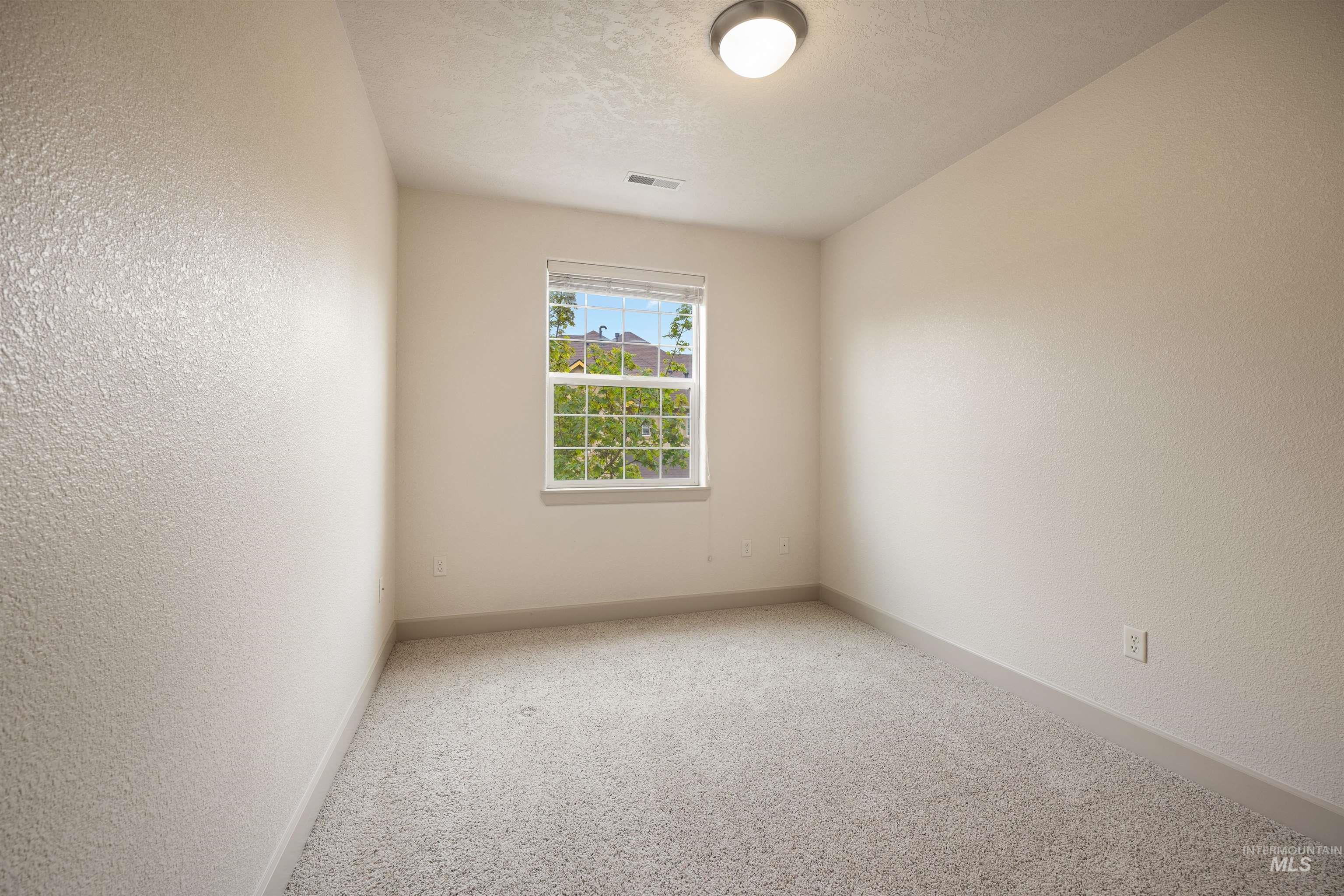 1148 E Winding Creek Dr, Eagle, Idaho 83616, 3 Bedrooms, 2 Bathrooms, Residential For Sale, Price $468,900,MLS 98967113