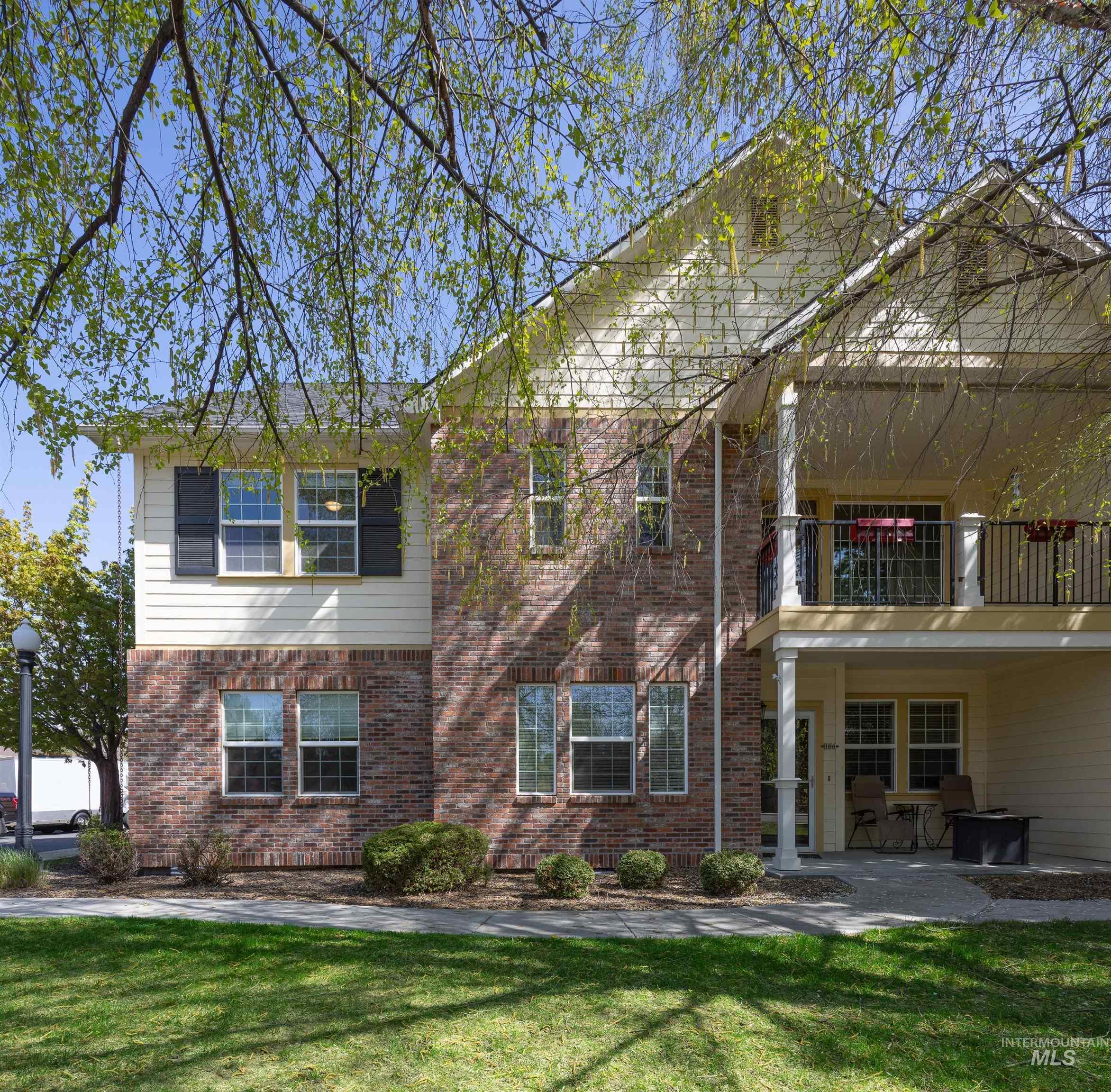 1148 E Winding Creek Dr, Eagle, Idaho 83616, 3 Bedrooms, 2 Bathrooms, Residential For Sale, Price $468,900,MLS 98967113