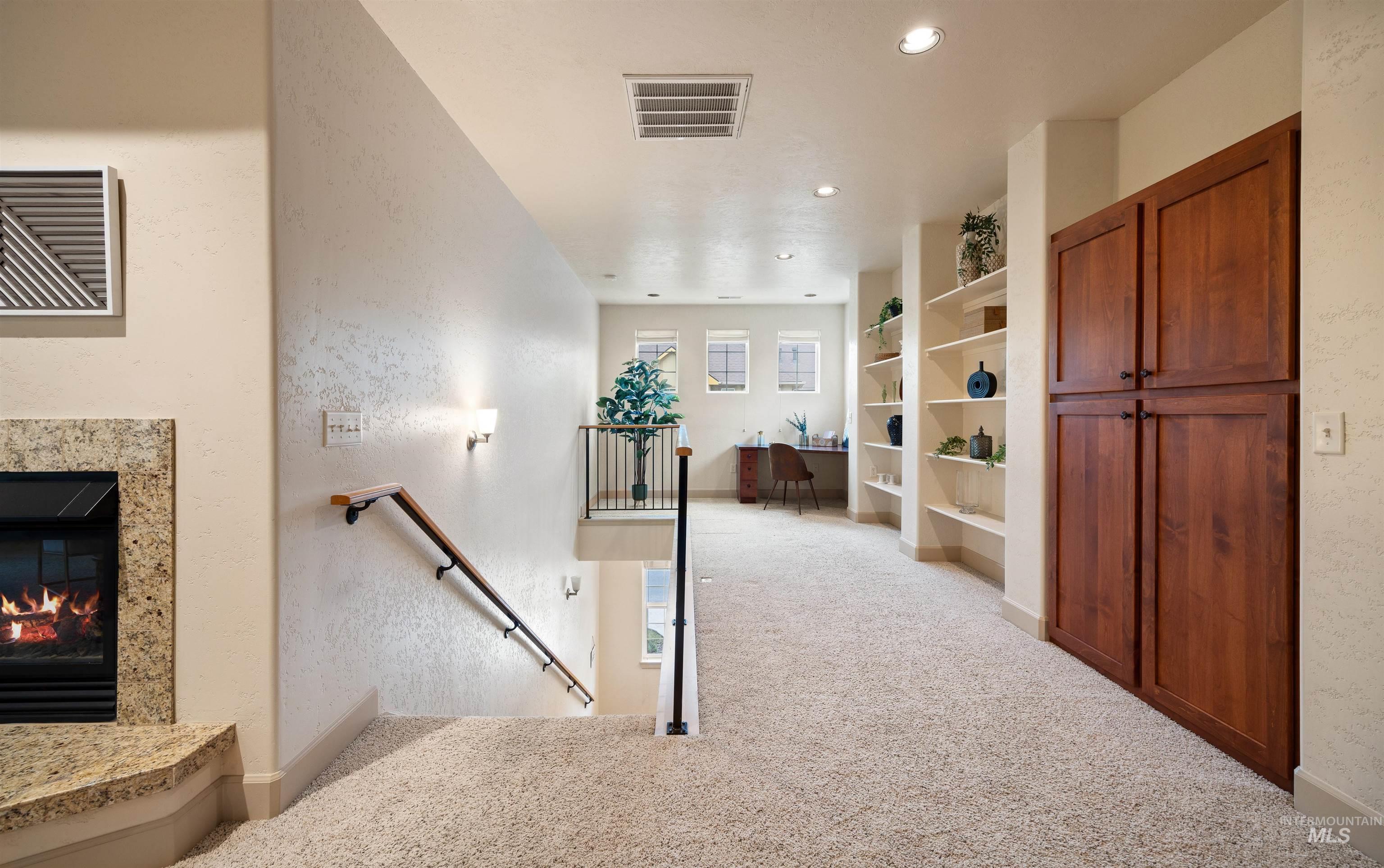 1148 E Winding Creek Dr, Eagle, Idaho 83616, 3 Bedrooms, 2 Bathrooms, Residential For Sale, Price $468,900,MLS 98967113