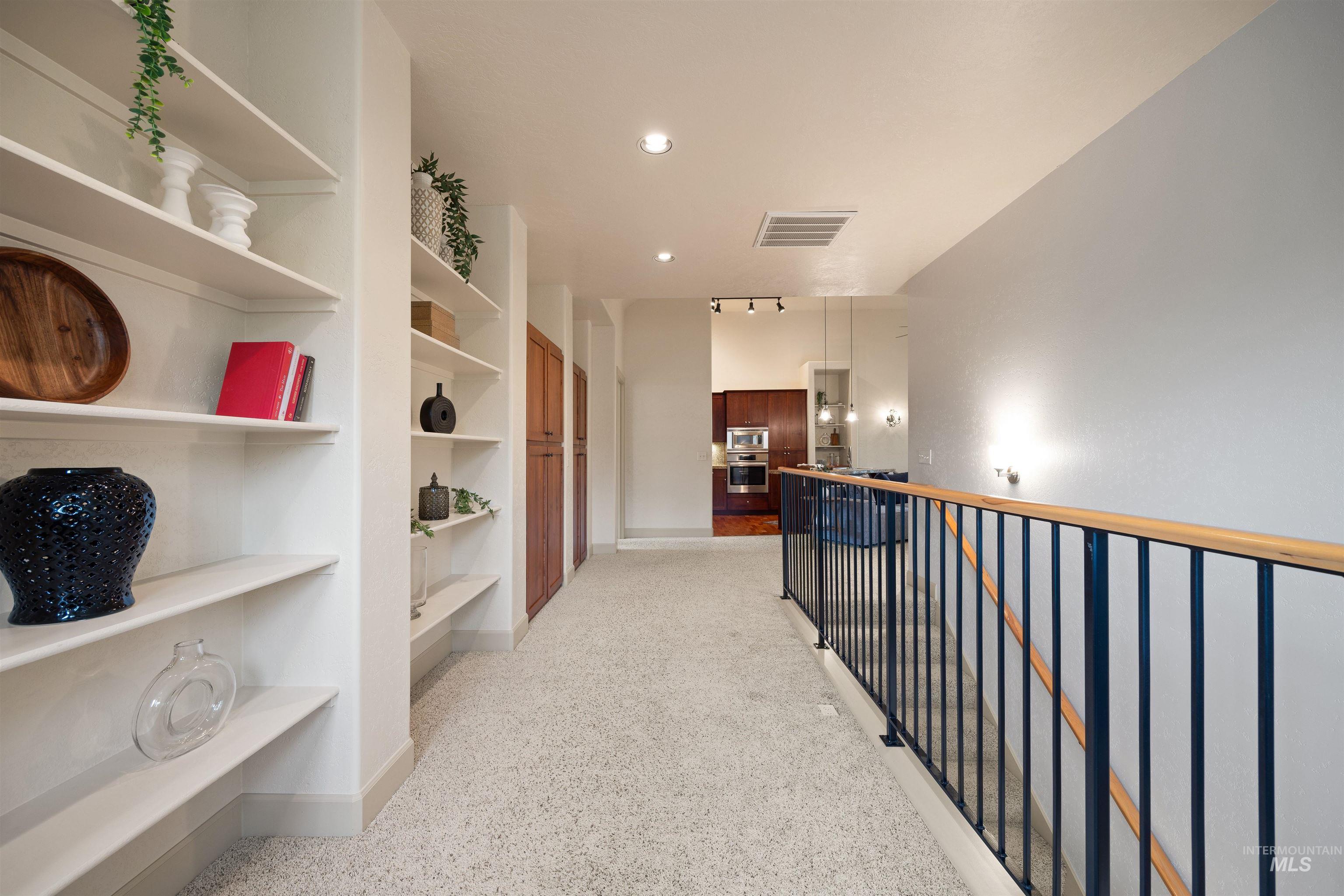 1148 E Winding Creek Dr, Eagle, Idaho 83616, 3 Bedrooms, 2 Bathrooms, Residential For Sale, Price $468,900,MLS 98967113