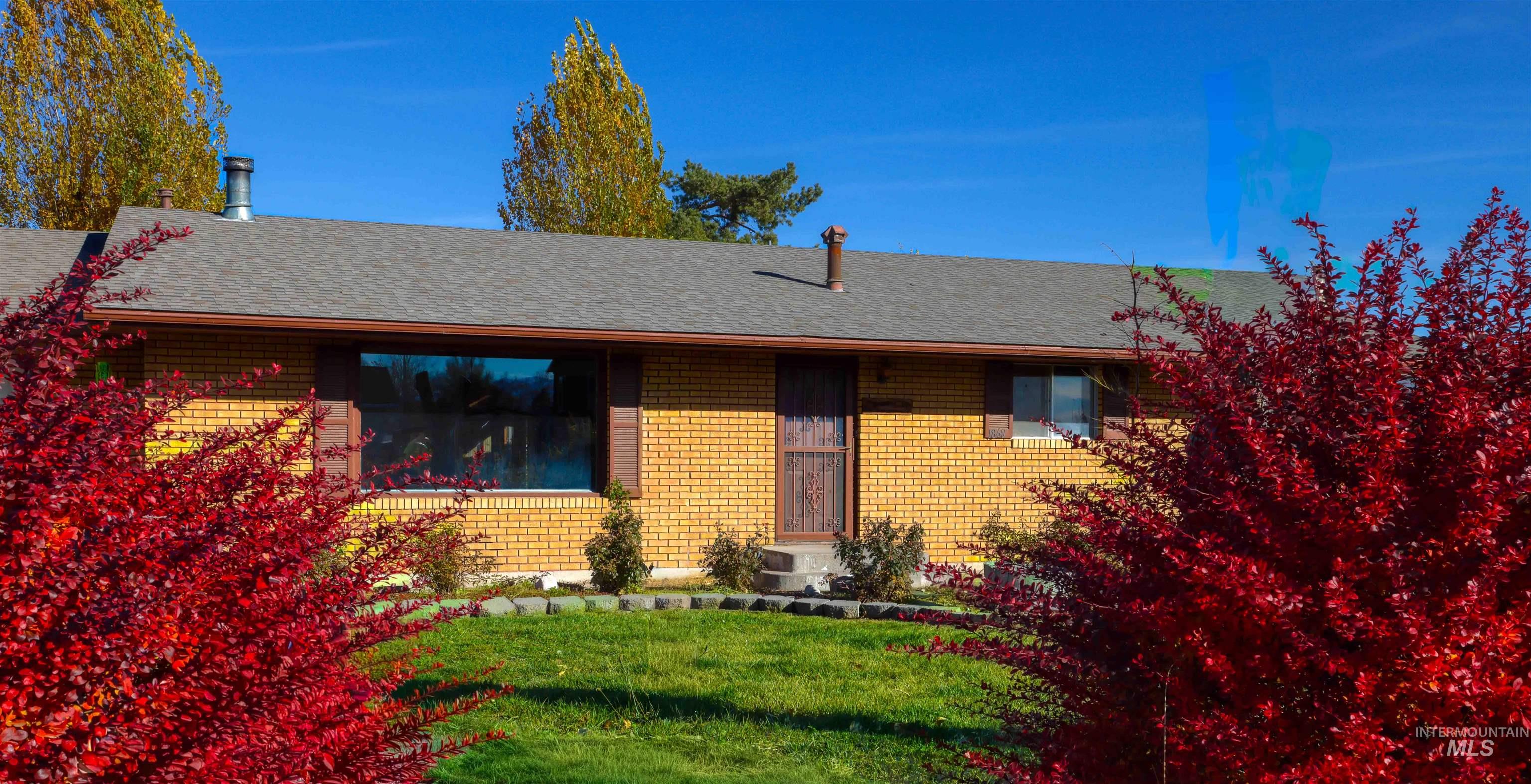 1860 Brockie Ave, Heyburn, Idaho 83336-9998, 3 Bedrooms, 2 Bathrooms, Residential For Sale, Price $359,900,MLS 98967122