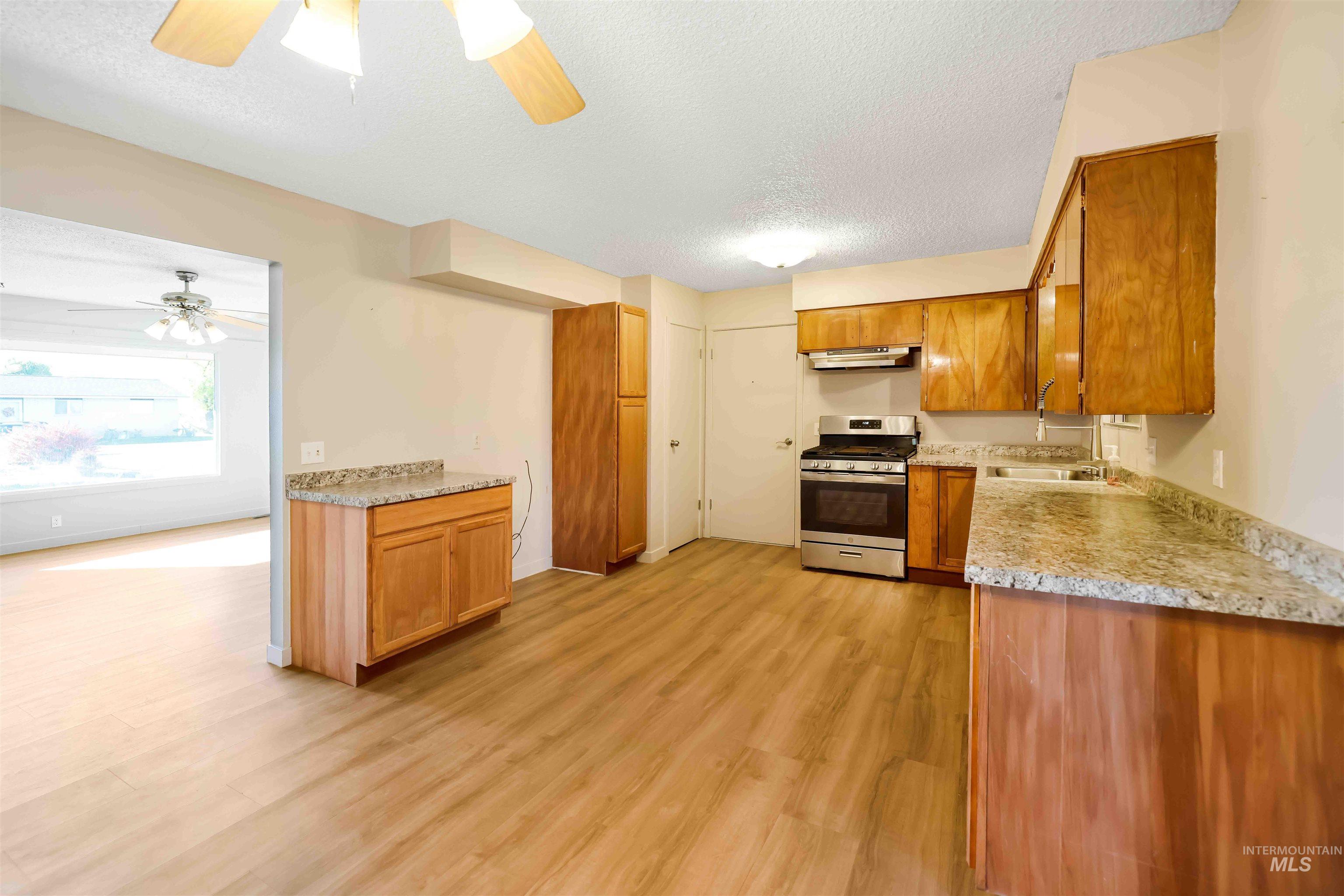 1860 Brockie Ave, Heyburn, Idaho 83336-9998, 3 Bedrooms, 2 Bathrooms, Residential For Sale, Price $359,900,MLS 98967122