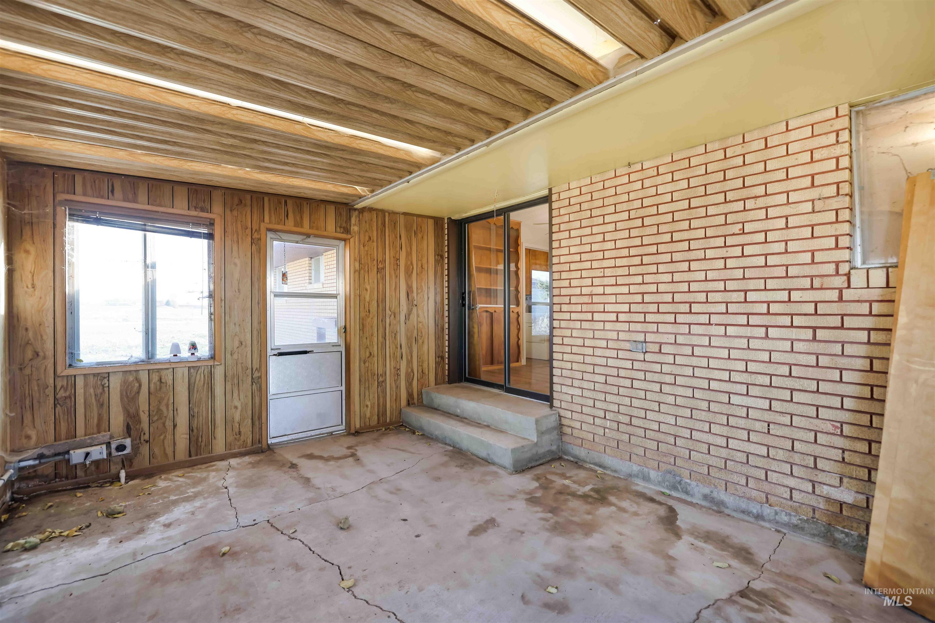 1860 Brockie Ave, Heyburn, Idaho 83336-9998, 3 Bedrooms, 2 Bathrooms, Residential For Sale, Price $359,900,MLS 98967122