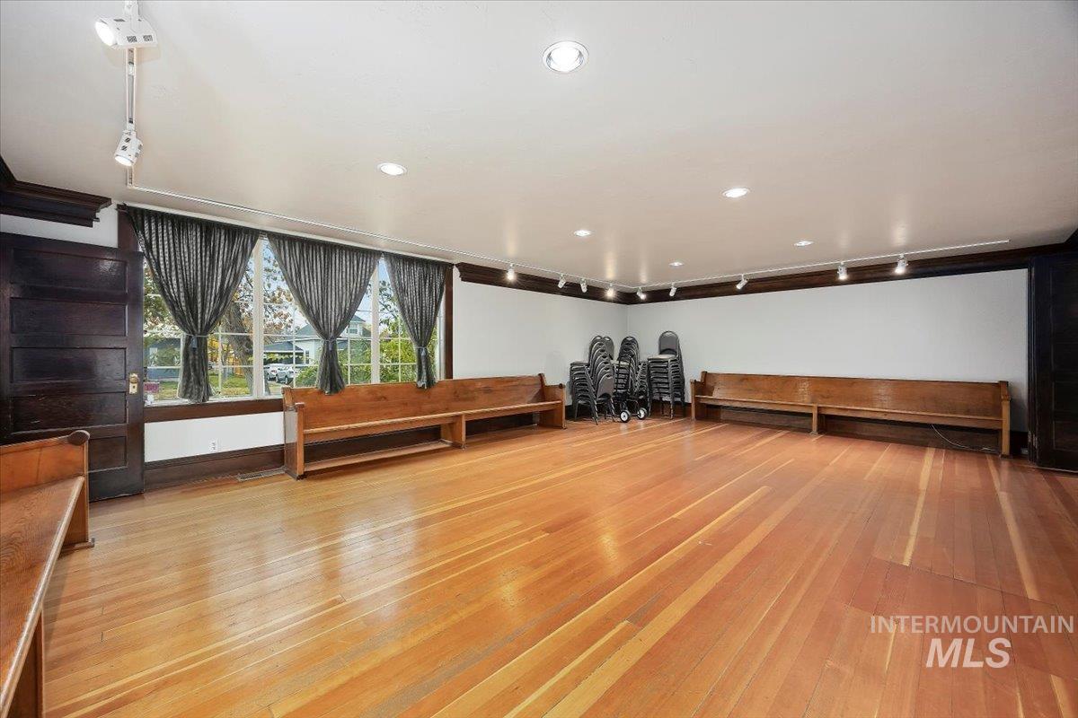 200 N 8th, Buhl, Idaho 83316, 6 Bedrooms, 4 Bathrooms, Residential For Sale, Price $680,000,MLS 98967123