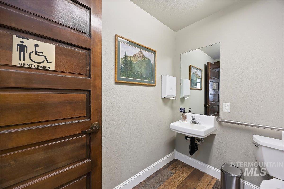 200 N 8th, Buhl, Idaho 83316, 6 Bedrooms, 4 Bathrooms, Residential For Sale, Price $680,000,MLS 98967123