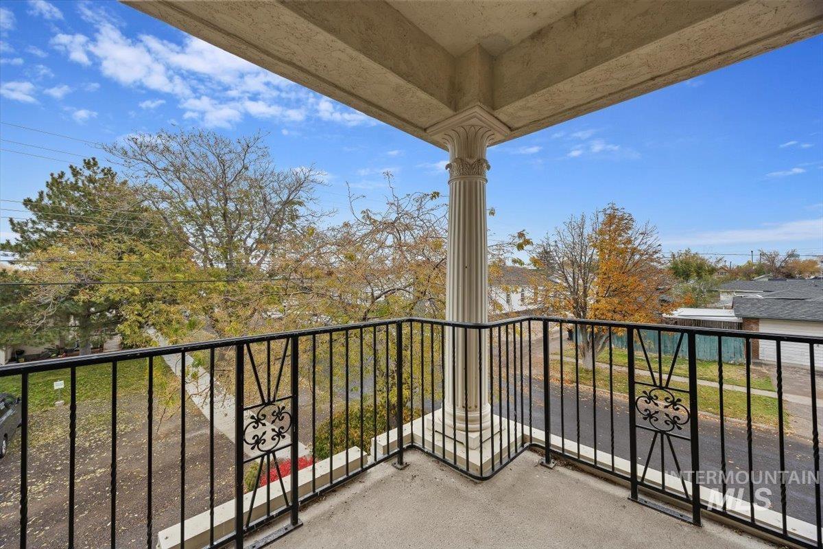 200 N 8th, Buhl, Idaho 83316, 6 Bedrooms, 4 Bathrooms, Residential For Sale, Price $680,000,MLS 98967123