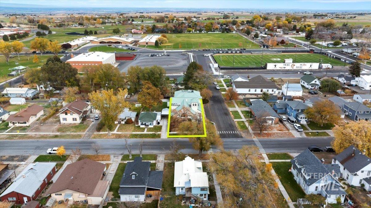 200 N 8th, Buhl, Idaho 83316, 6 Bedrooms, 4 Bathrooms, Residential For Sale, Price $680,000,MLS 98967123