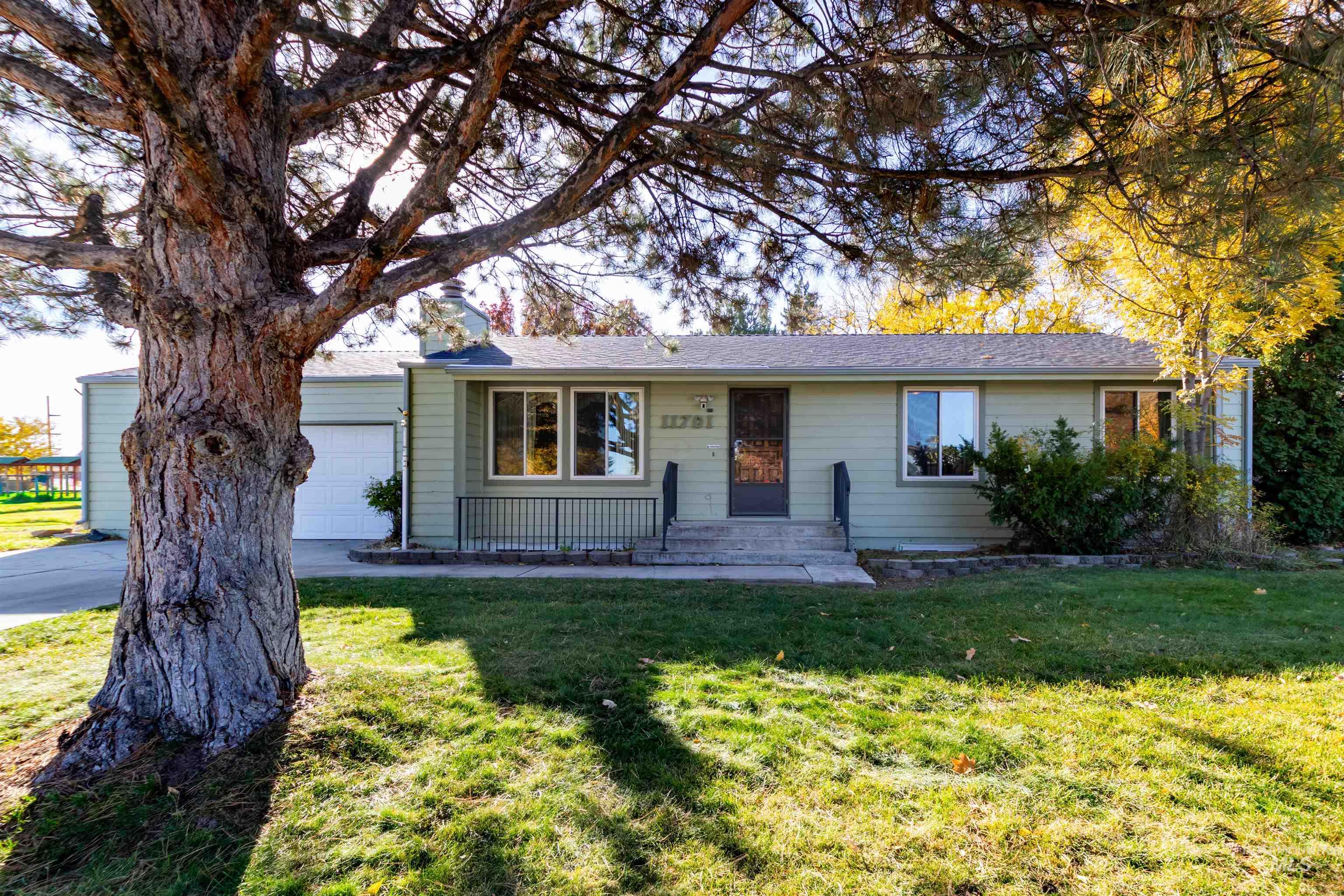 11701 W Peconic Dr, Boise, Idaho 83709, 6 Bedrooms, 3 Bathrooms, Residential For Sale, Price $599,900,MLS 98967130