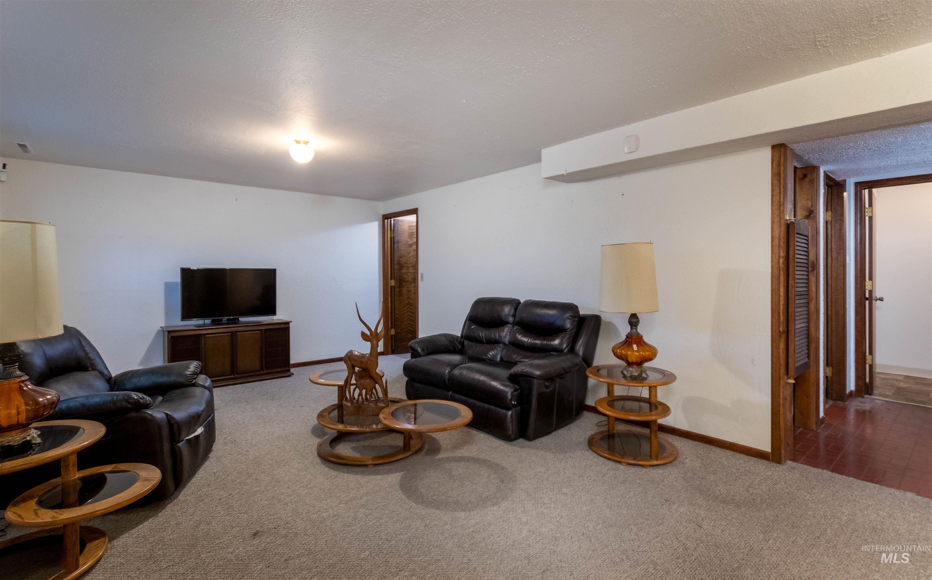 11701 W Peconic Dr, Boise, Idaho 83709, 6 Bedrooms, 3 Bathrooms, Residential For Sale, Price $599,900,MLS 98967130