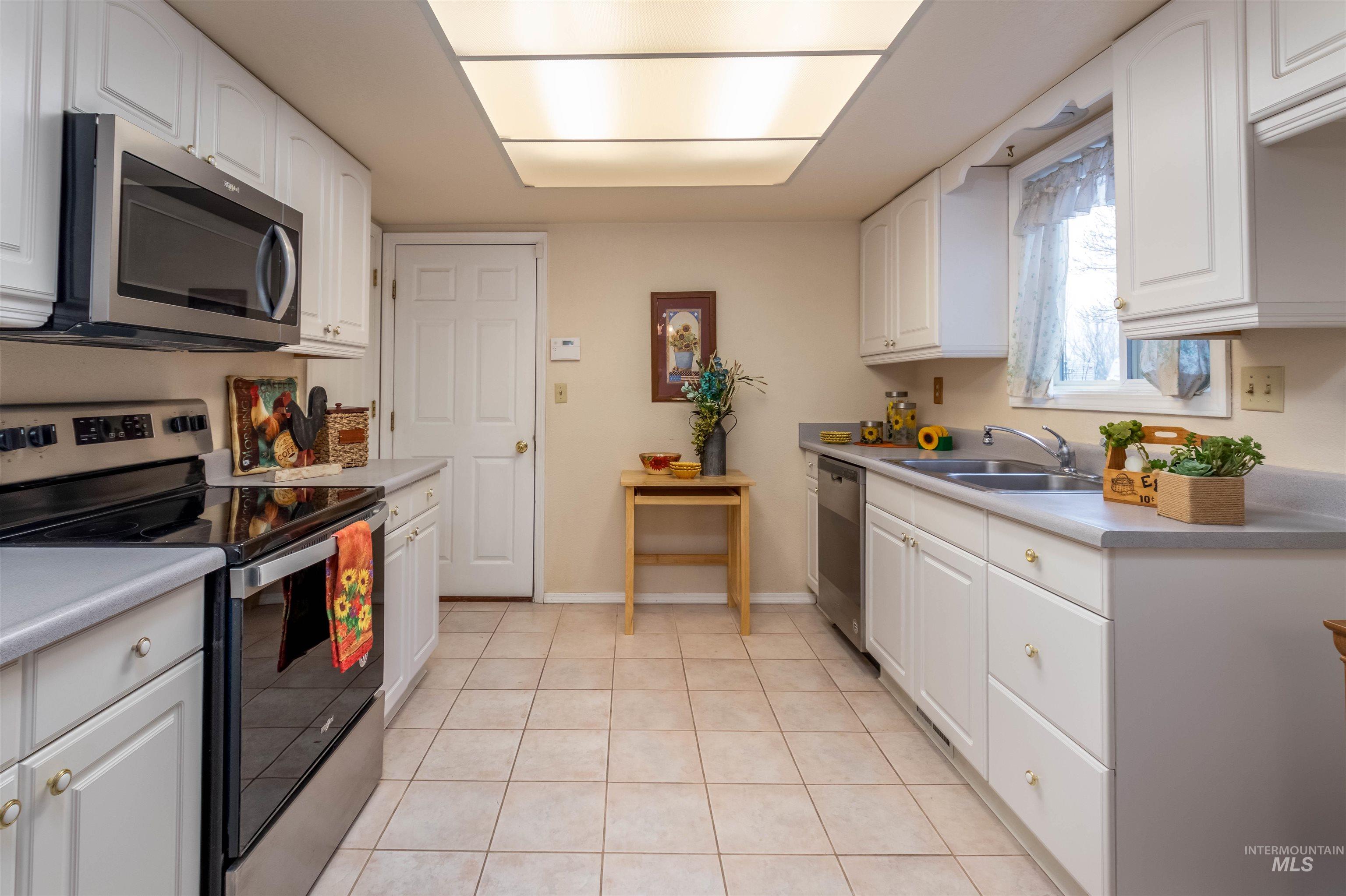 11701 W Peconic Dr, Boise, Idaho 83709, 6 Bedrooms, 3 Bathrooms, Residential For Sale, Price $599,900,MLS 98967130