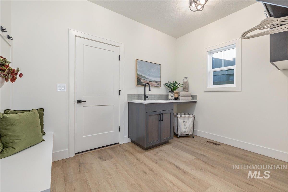 430 S Radiator Way, Boise, Idaho 83716, 3 Bedrooms, 2 Bathrooms, Residential For Sale, Price $525,000,MLS 98967143