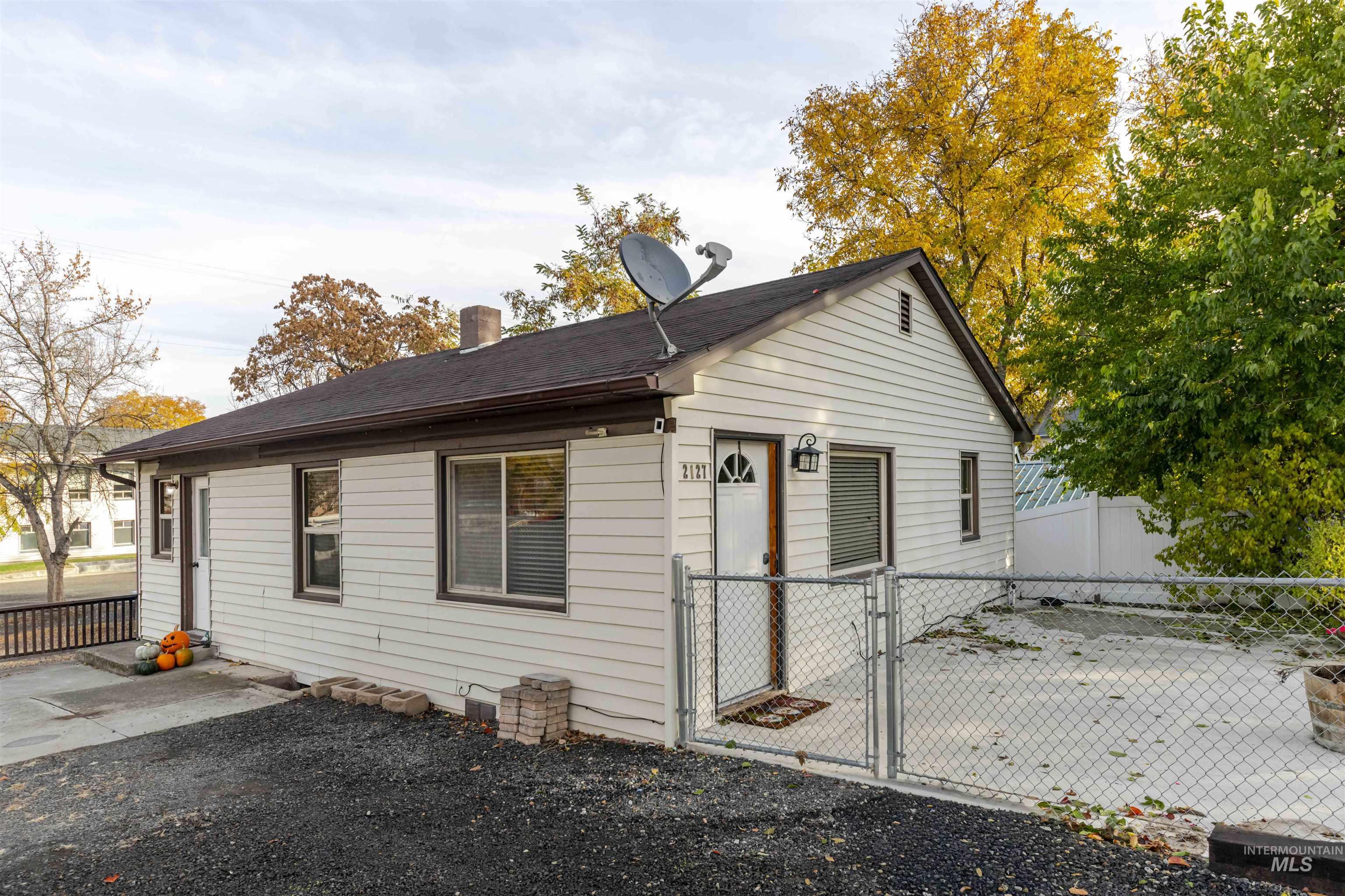 2127 12th Ave, Lewiston, Idaho 83501, 2 Bedrooms, 1 Bathroom, Residential For Sale, Price $330,000,MLS 98967160