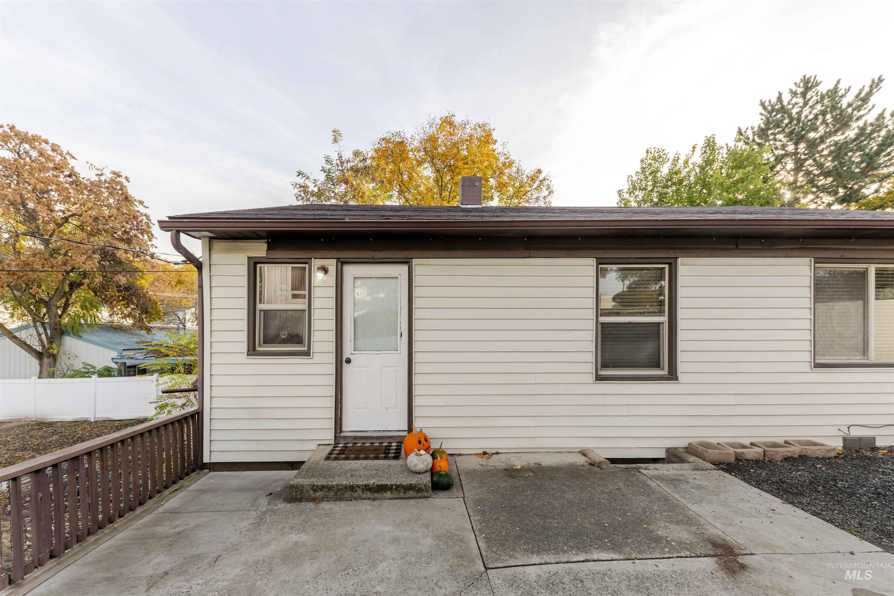 2127 12th Ave, Lewiston, Idaho 83501, 2 Bedrooms, 1 Bathroom, Residential For Sale, Price $330,000,MLS 98967160