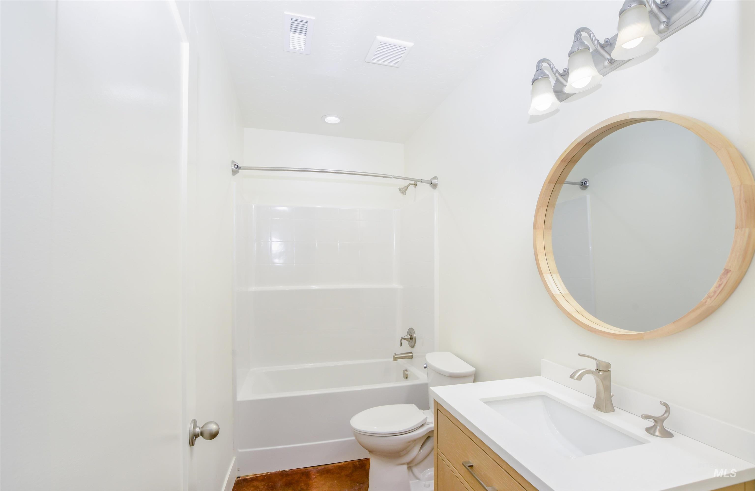 8481 Big Foot Rd, Melba, Idaho 83641-5003, 6 Bedrooms, 4 Bathrooms, Residential For Sale, Price $999,990,MLS 98967171