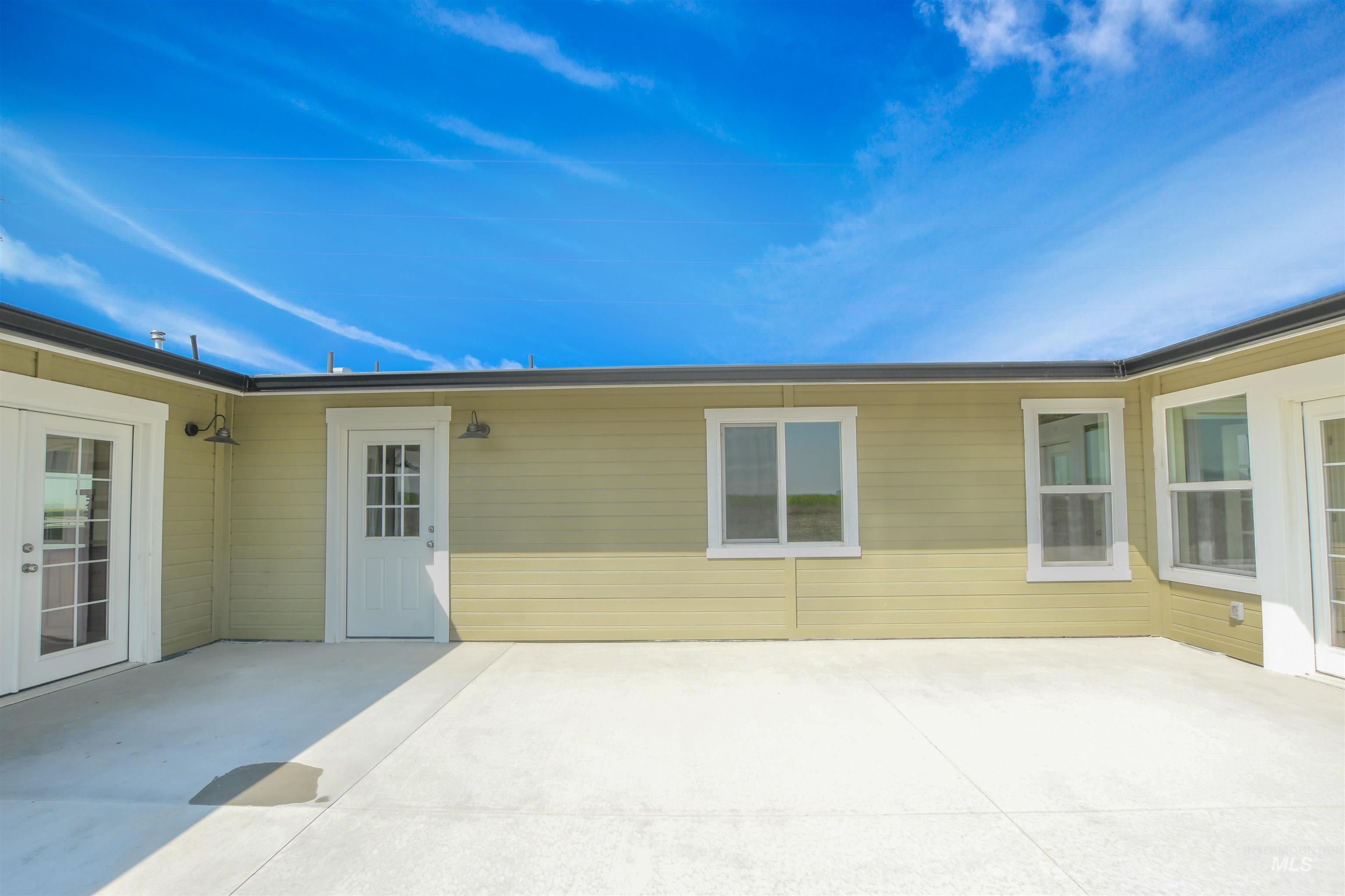 8481 Big Foot Rd, Melba, Idaho 83641-5003, 6 Bedrooms, 4 Bathrooms, Residential For Sale, Price $999,990,MLS 98967171