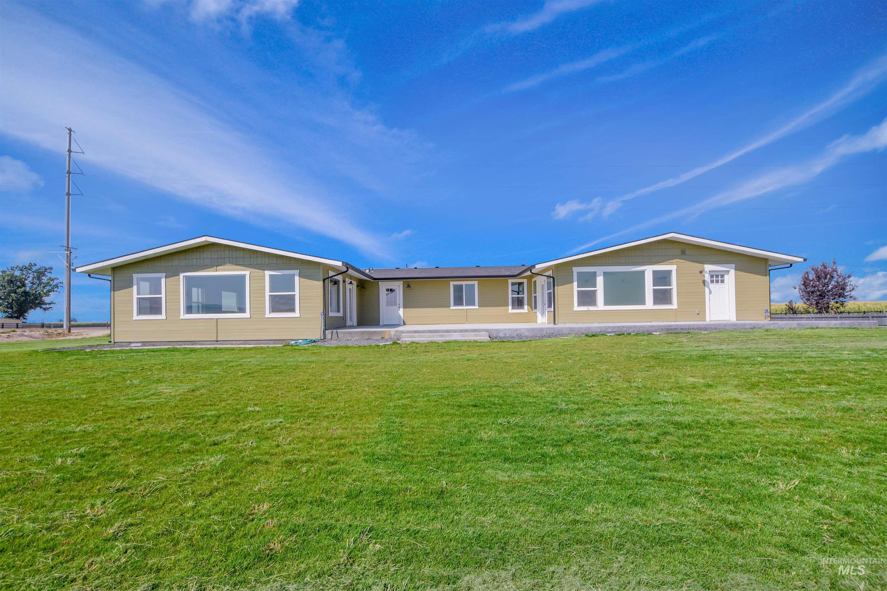 8481 Big Foot Rd, Melba, Idaho 83641-5003, 6 Bedrooms, 4 Bathrooms, Residential For Sale, Price $999,990,MLS 98967171