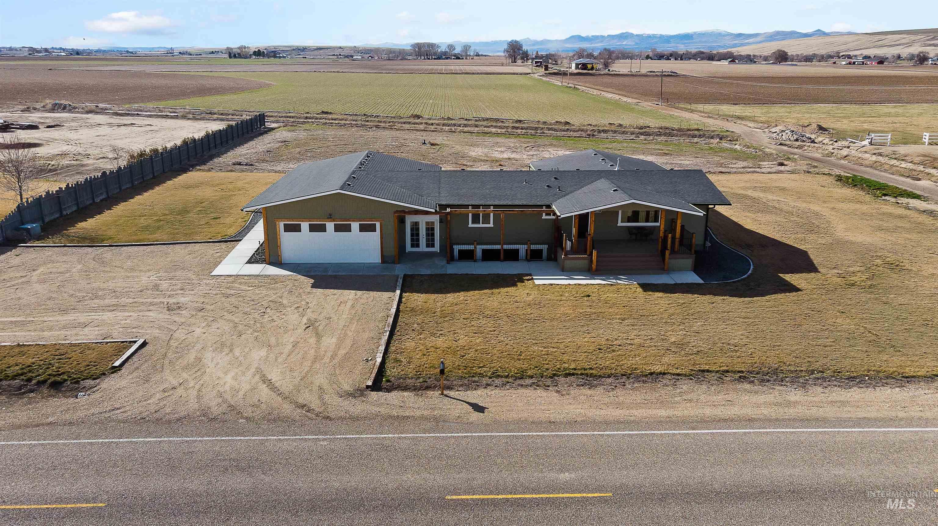 8481 Big Foot Rd, Melba, Idaho 83641-5003, 6 Bedrooms, 4 Bathrooms, Residential For Sale, Price $999,990,MLS 98967171