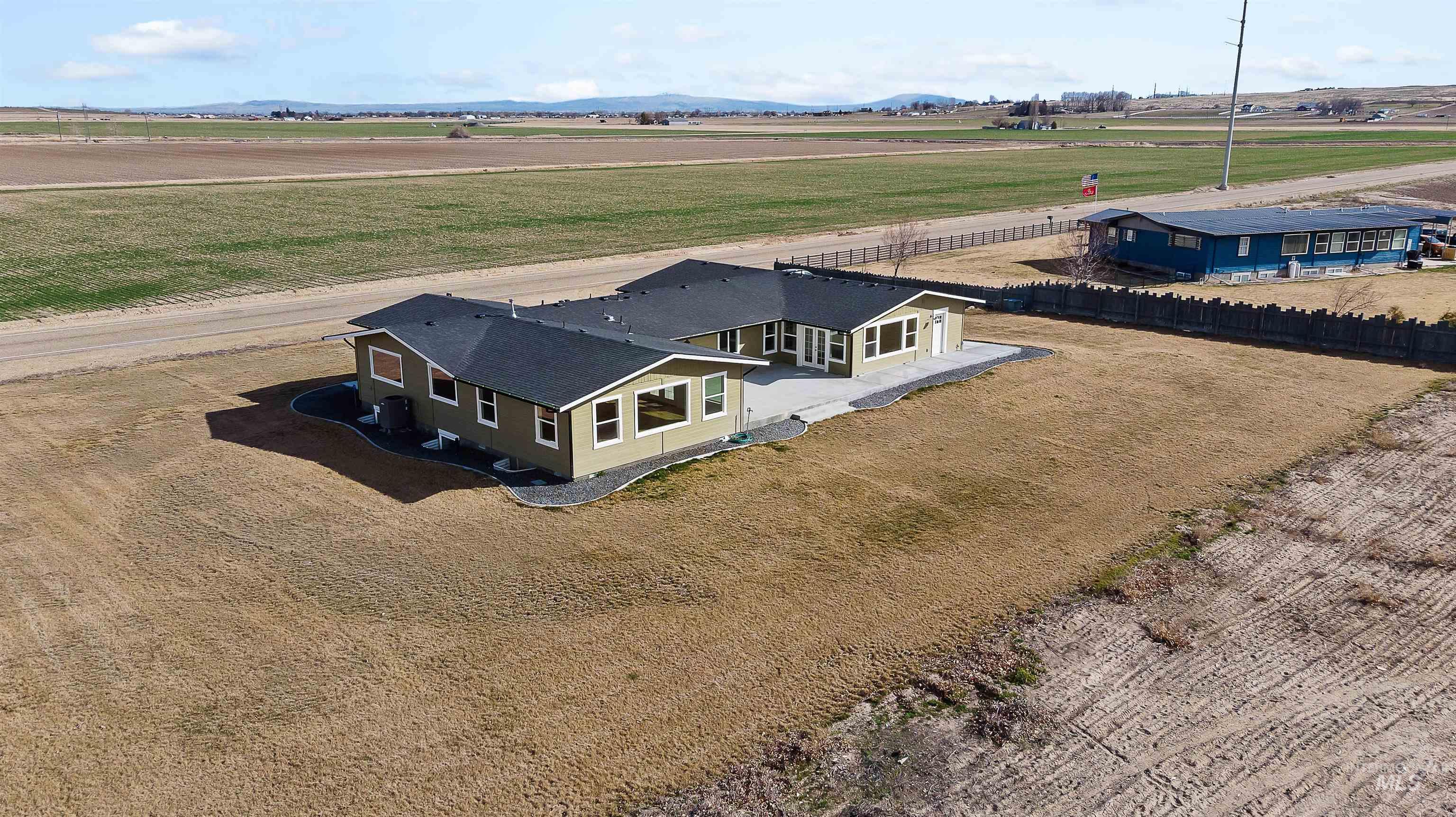 8481 Big Foot Rd, Melba, Idaho 83641-5003, 6 Bedrooms, 4 Bathrooms, Residential For Sale, Price $999,990,MLS 98967171