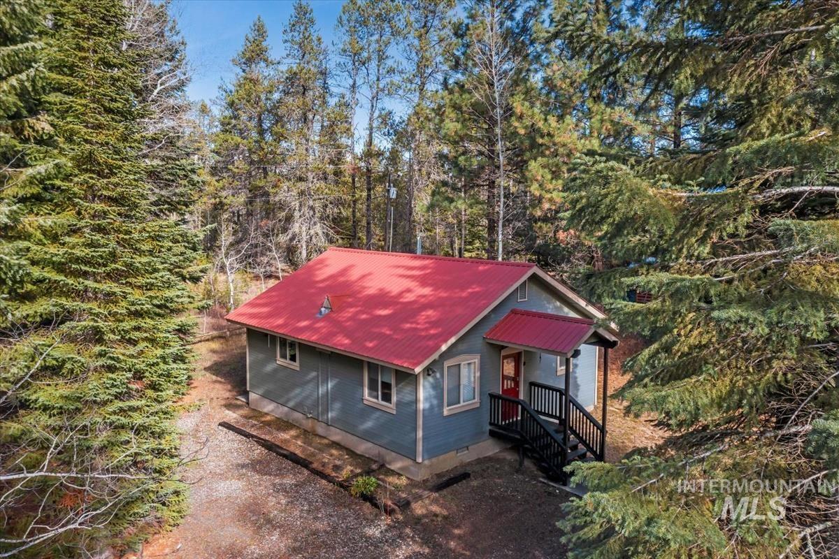 388 Charley Ln., Donnelly, Idaho 83615, 2 Bedrooms, 1 Bathroom, Residential For Sale, Price $1,295,000, 98967182