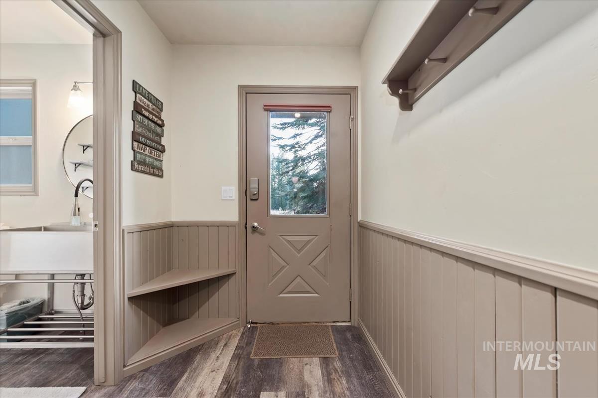 388 Charley Ln., Donnelly, Idaho 83615, 2 Bedrooms, 1 Bathroom, Residential For Sale, Price $1,295,000, 98967182