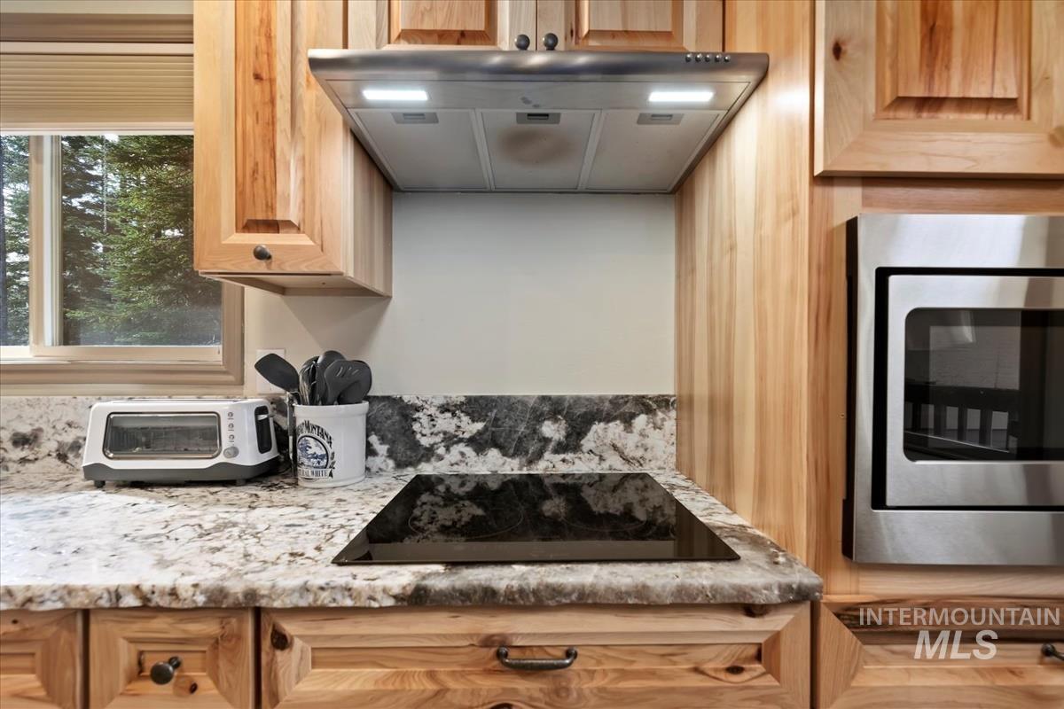 388 Charley Ln., Donnelly, Idaho 83615, 2 Bedrooms, 1 Bathroom, Residential For Sale, Price $1,295,000, 98967182