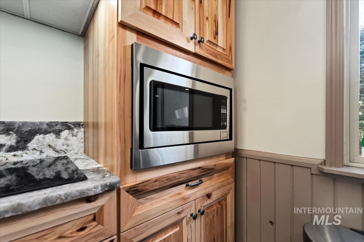 388 Charley Ln., Donnelly, Idaho 83615, 2 Bedrooms, 1 Bathroom, Residential For Sale, Price $1,295,000, 98967182