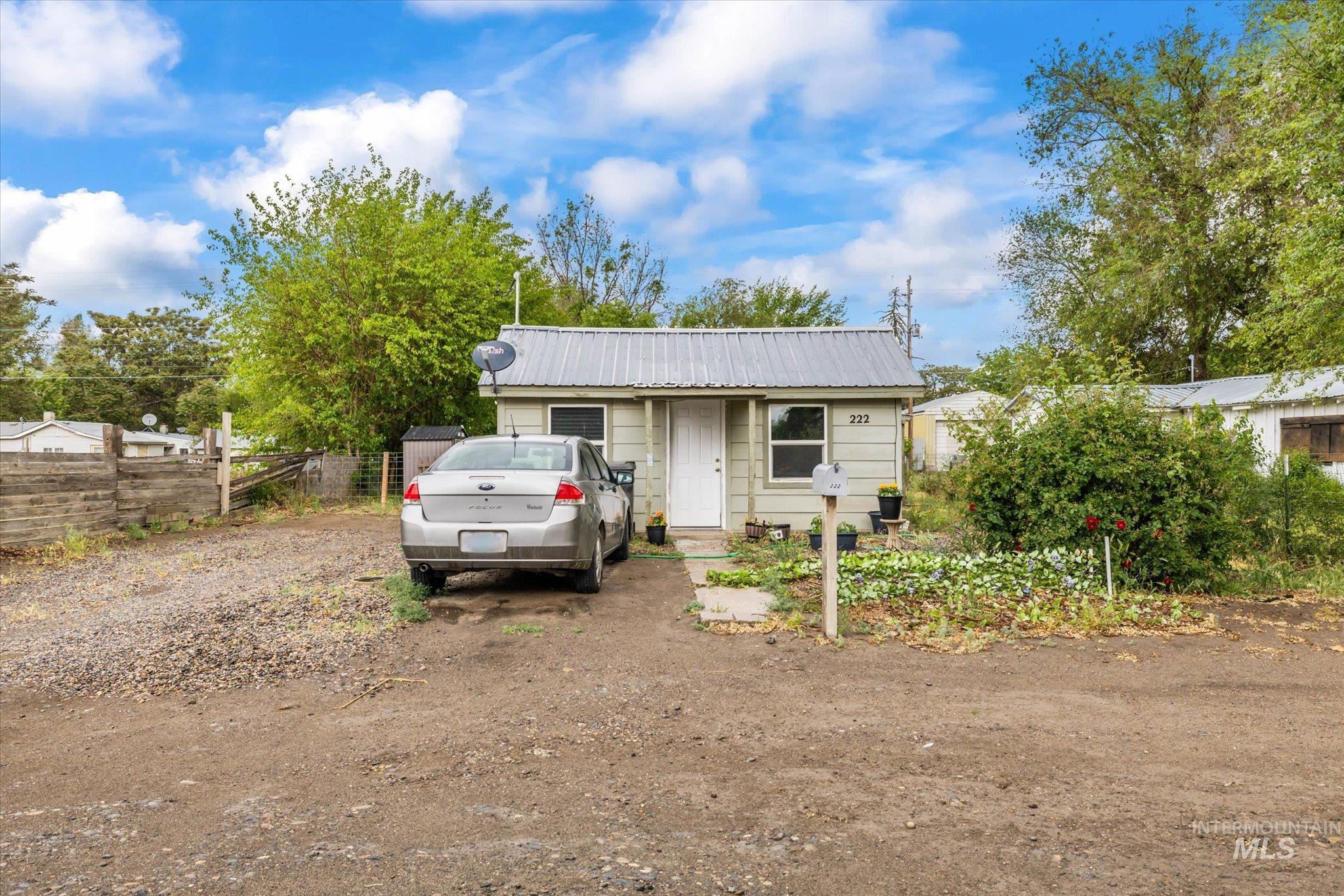 218 & 222 E Owyhee Ave, Homedale, Idaho 83628, 1 Bedroom, 1 Bathroom, Residential For Sale, Price $250,000,MLS 98967184