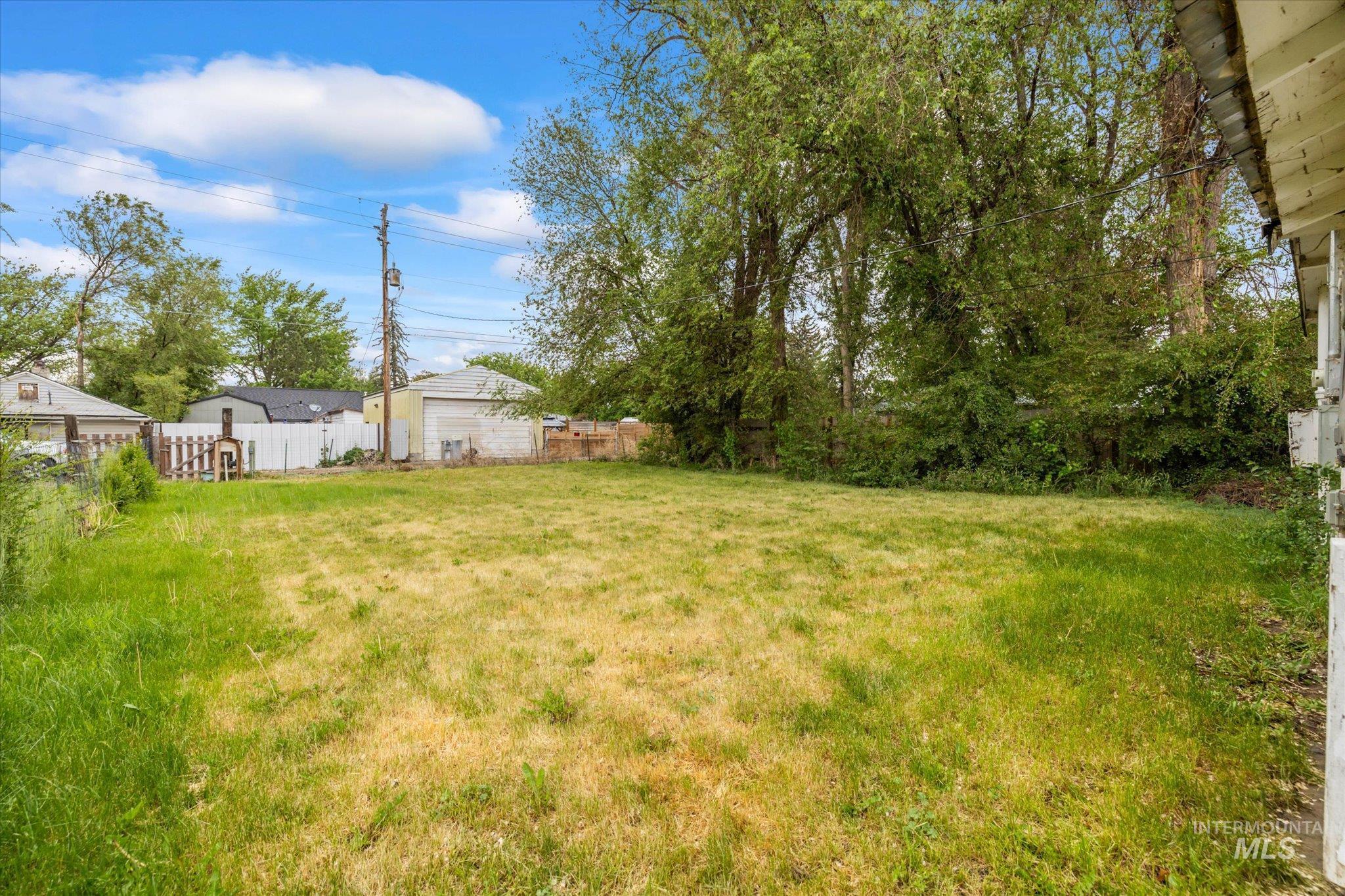 218 & 222 E Owyhee Ave, Homedale, Idaho 83628, 1 Bedroom, 1 Bathroom, Residential For Sale, Price $250,000,MLS 98967184