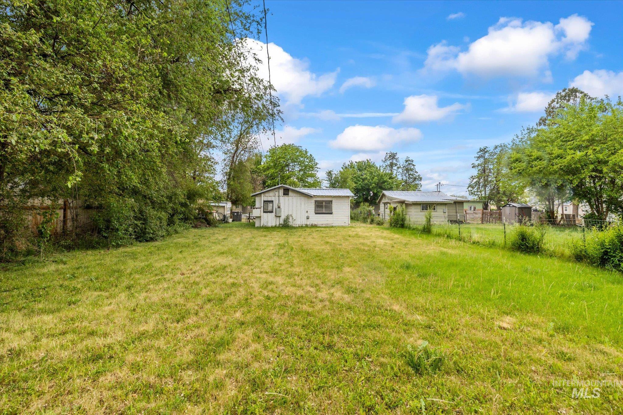 218 & 222 E Owyhee Ave, Homedale, Idaho 83628, 1 Bedroom, 1 Bathroom, Residential For Sale, Price $250,000,MLS 98967184