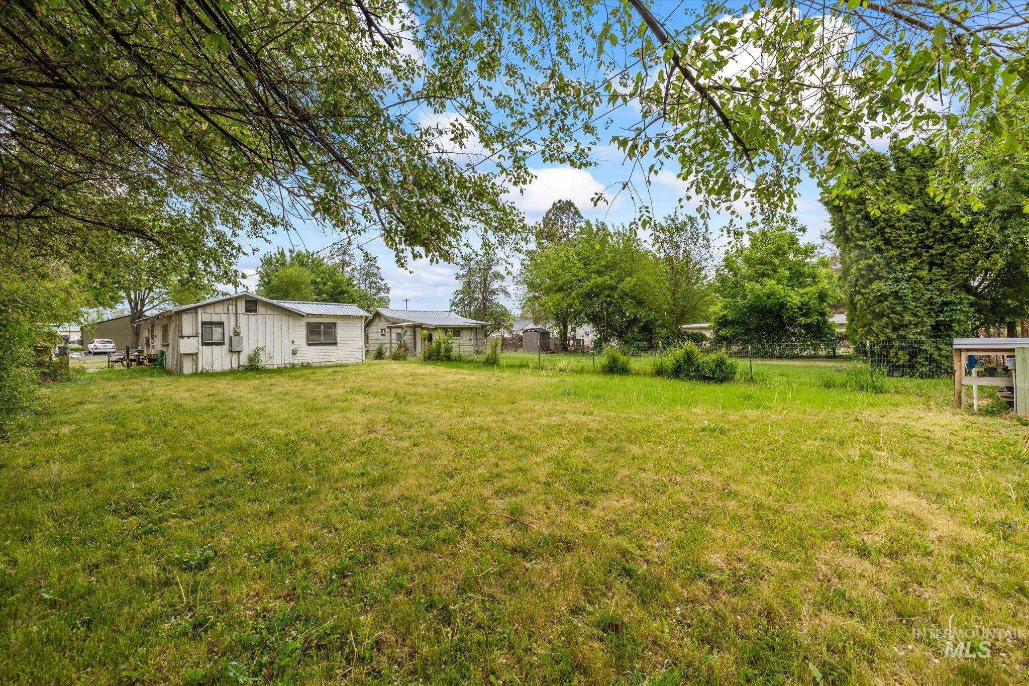 218 & 222 E Owyhee Ave, Homedale, Idaho 83628, 1 Bedroom, 1 Bathroom, Residential For Sale, Price $250,000,MLS 98967184