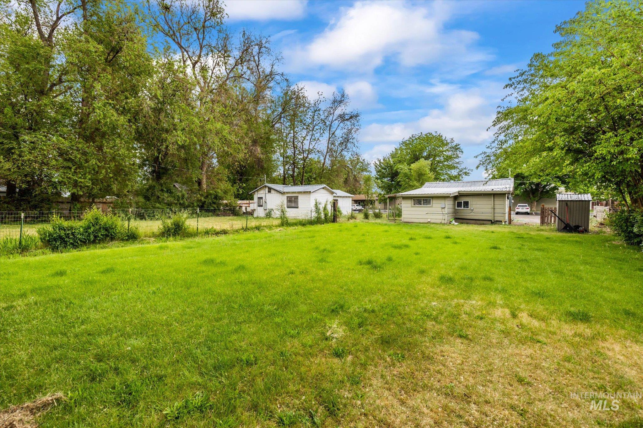 218 & 222 E Owyhee Ave, Homedale, Idaho 83628, 1 Bedroom, 1 Bathroom, Residential For Sale, Price $250,000,MLS 98967184