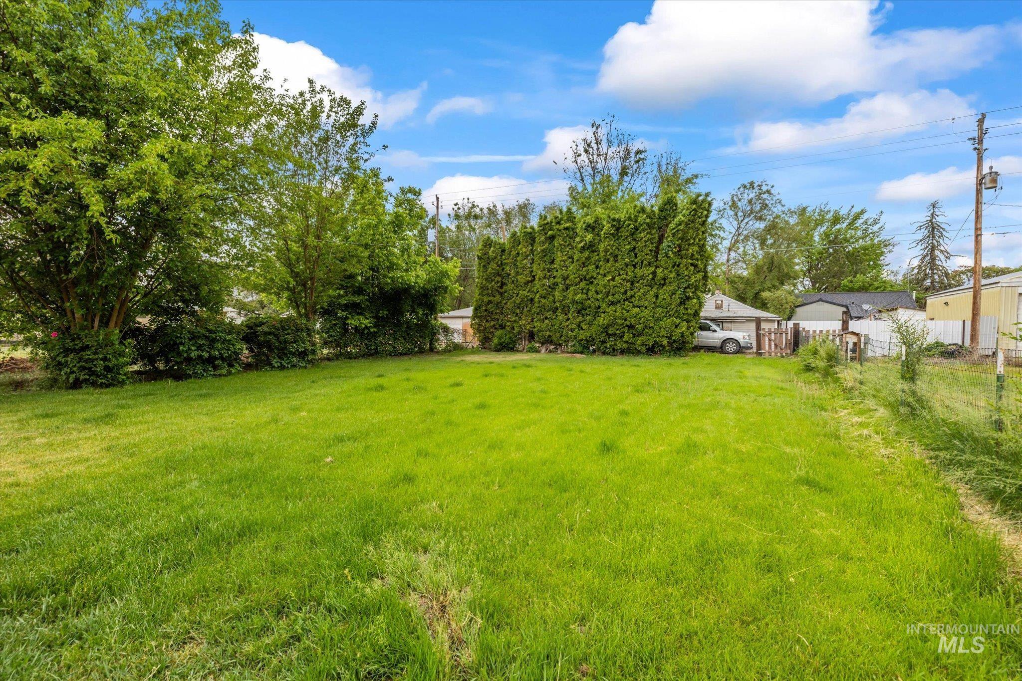 218 & 222 E Owyhee Ave, Homedale, Idaho 83628, 1 Bedroom, 1 Bathroom, Residential For Sale, Price $250,000,MLS 98967184