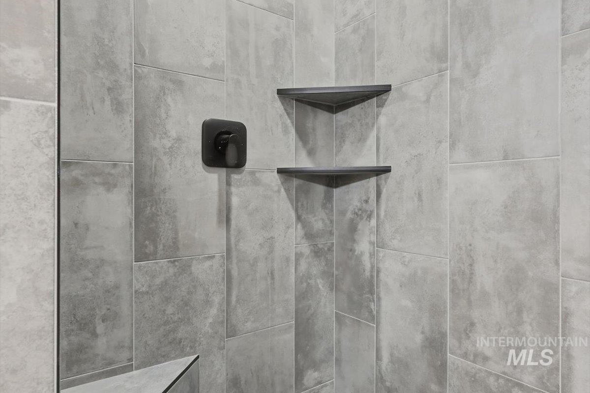 2121 Justine, Fruitland, Idaho 83619, 3 Bedrooms, 2 Bathrooms, Residential For Sale, Price $550,000,MLS 98967190