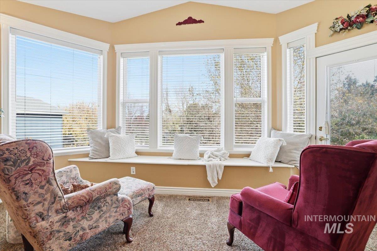 2676 S Velvet Falls Way, Meridian, Idaho 83642, 5 Bedrooms, 3 Bathrooms, Residential For Sale, Price $759,900,MLS 98967195