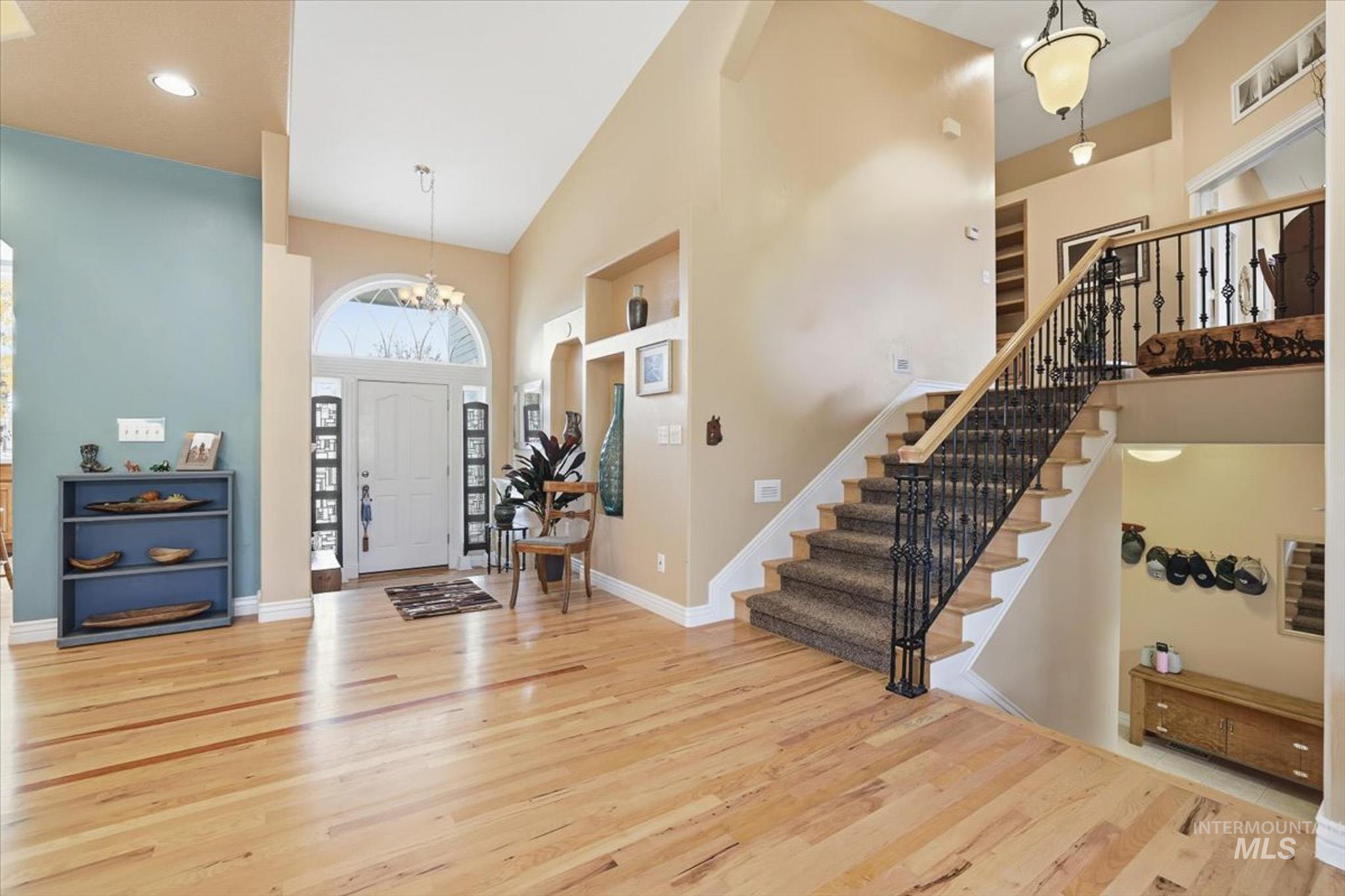 2676 S Velvet Falls Way, Meridian, Idaho 83642, 5 Bedrooms, 3 Bathrooms, Residential For Sale, Price $759,900,MLS 98967195