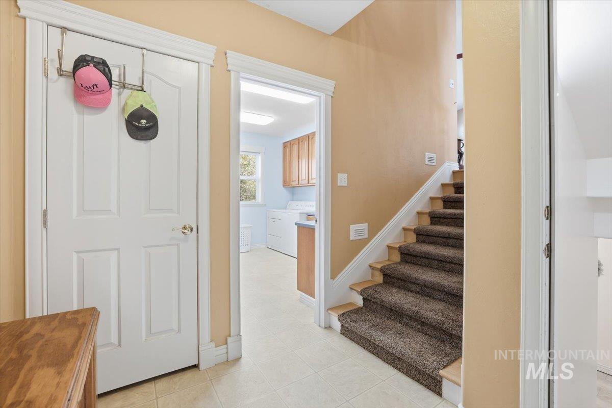 2676 S Velvet Falls Way, Meridian, Idaho 83642, 5 Bedrooms, 3 Bathrooms, Residential For Sale, Price $759,900,MLS 98967195