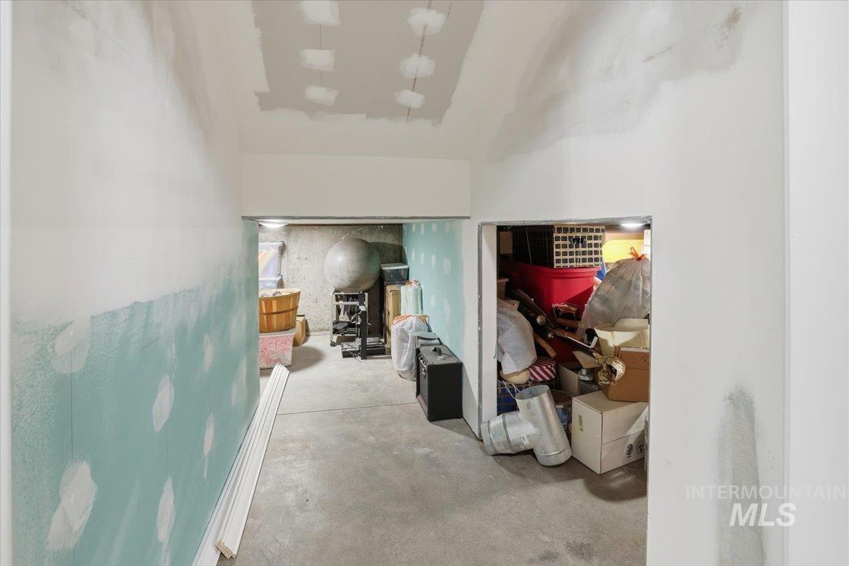 2676 S Velvet Falls Way, Meridian, Idaho 83642, 5 Bedrooms, 3 Bathrooms, Residential For Sale, Price $759,900,MLS 98967195