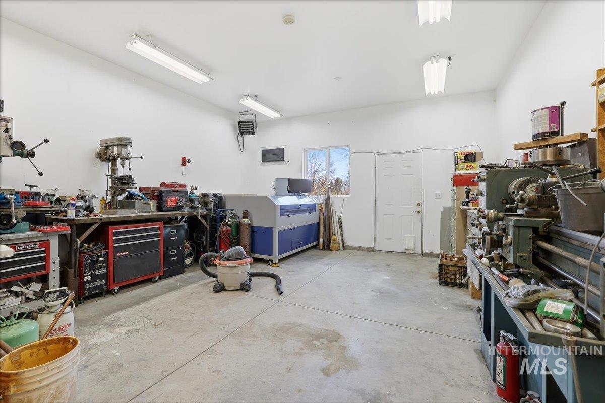 2676 S Velvet Falls Way, Meridian, Idaho 83642, 5 Bedrooms, 3 Bathrooms, Residential For Sale, Price $759,900,MLS 98967195