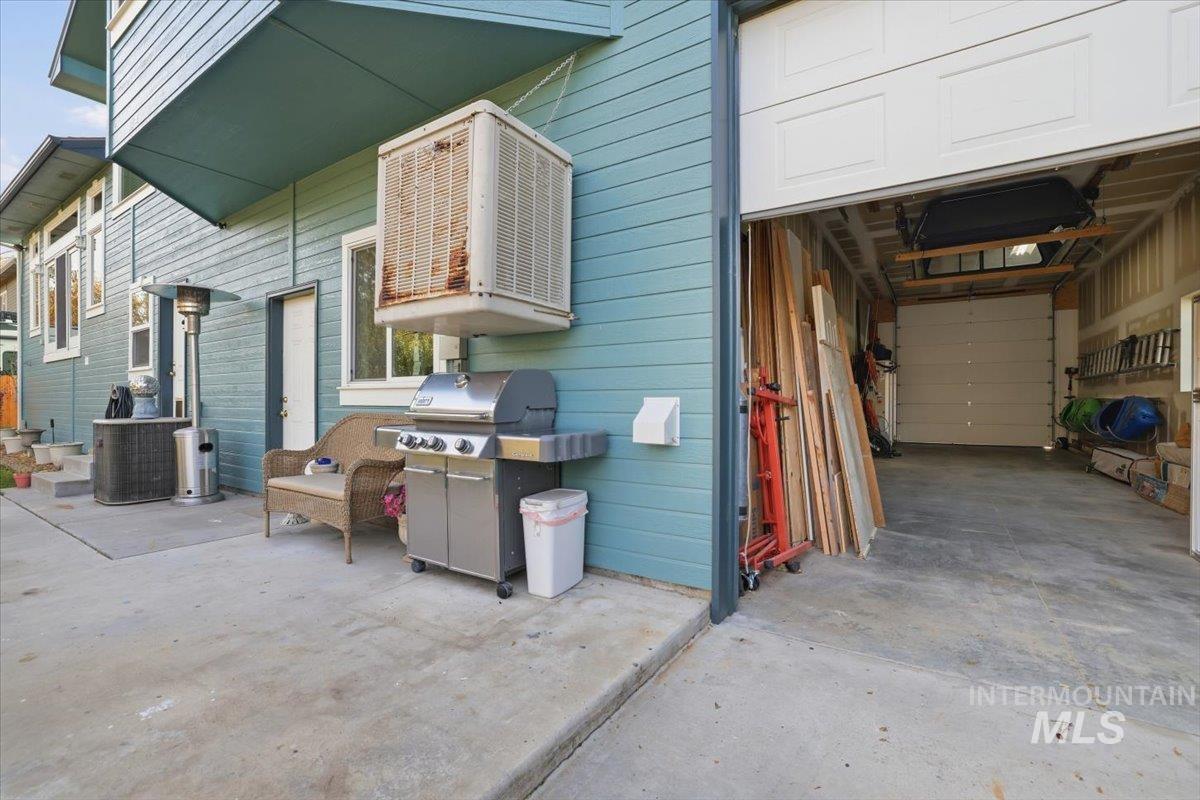 2676 S Velvet Falls Way, Meridian, Idaho 83642, 5 Bedrooms, 3 Bathrooms, Residential For Sale, Price $759,900,MLS 98967195