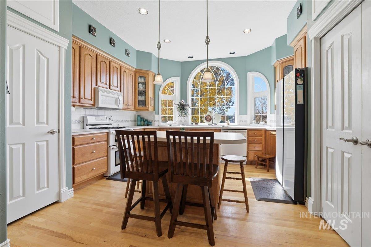 2676 S Velvet Falls Way, Meridian, Idaho 83642, 5 Bedrooms, 3 Bathrooms, Residential For Sale, Price $759,900,MLS 98967195