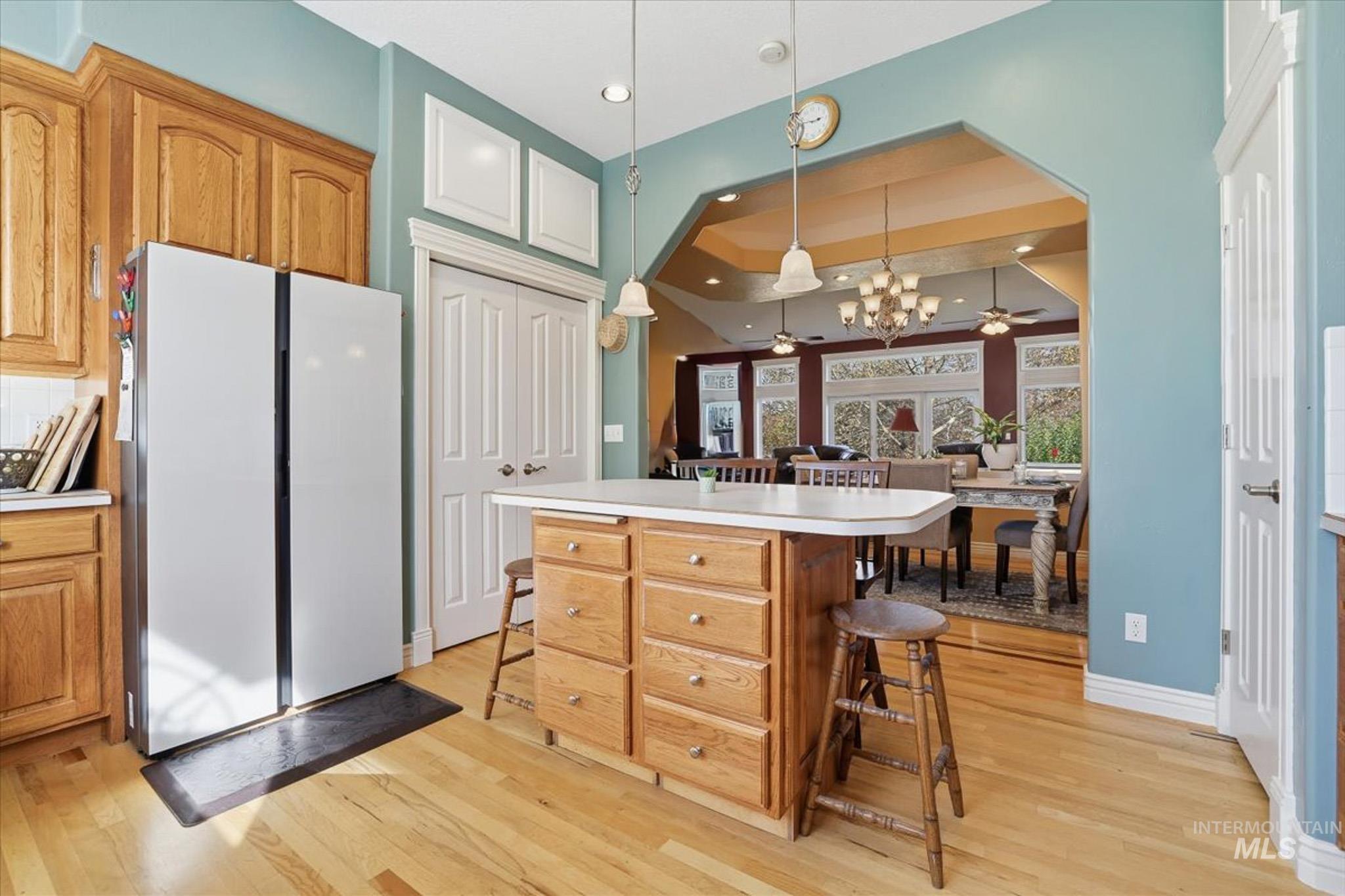 2676 S Velvet Falls Way, Meridian, Idaho 83642, 5 Bedrooms, 3 Bathrooms, Residential For Sale, Price $759,900,MLS 98967195