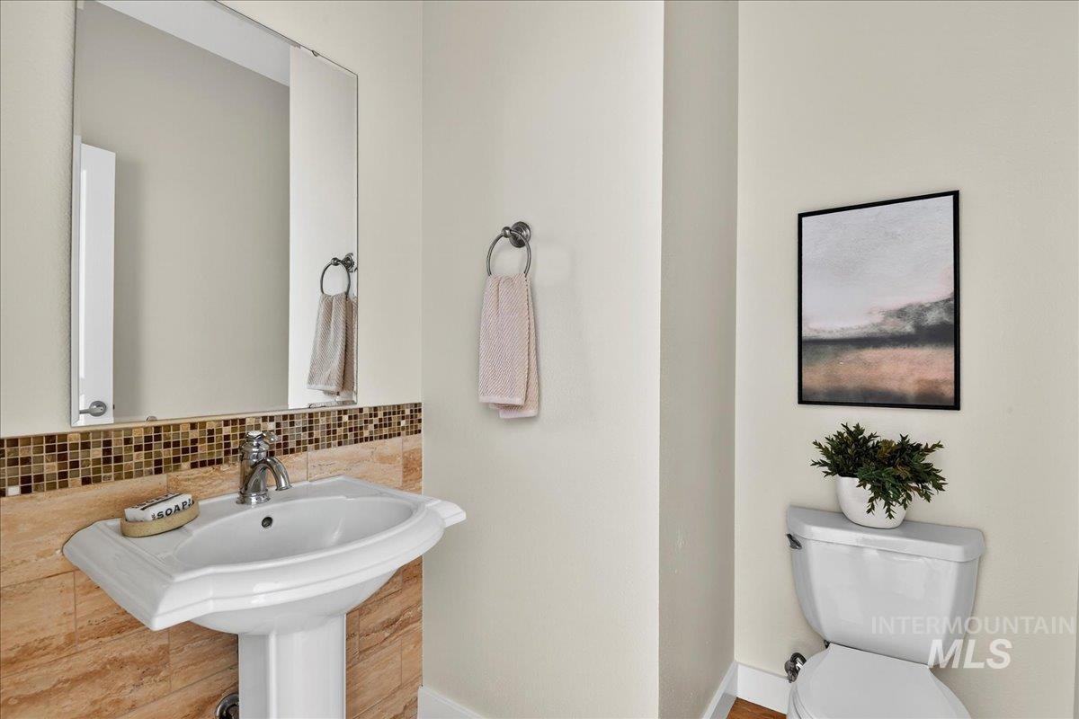 1214 N Macaile Way, Eagle, Idaho 83616, 5 Bedrooms, 3.5 Bathrooms, Residential For Sale, Price $839,990,MLS 98967196