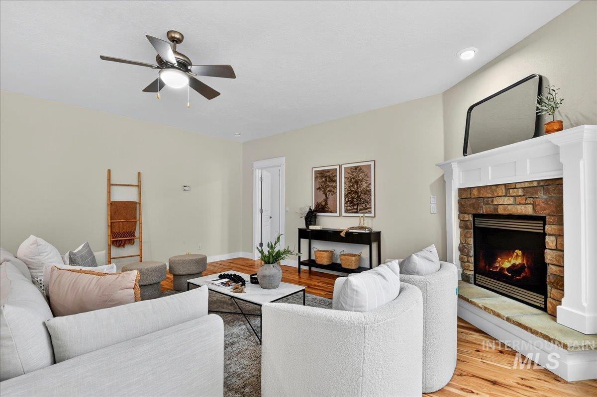 1214 N Macaile Way, Eagle, Idaho 83616, 5 Bedrooms, 3.5 Bathrooms, Residential For Sale, Price $839,990,MLS 98967196