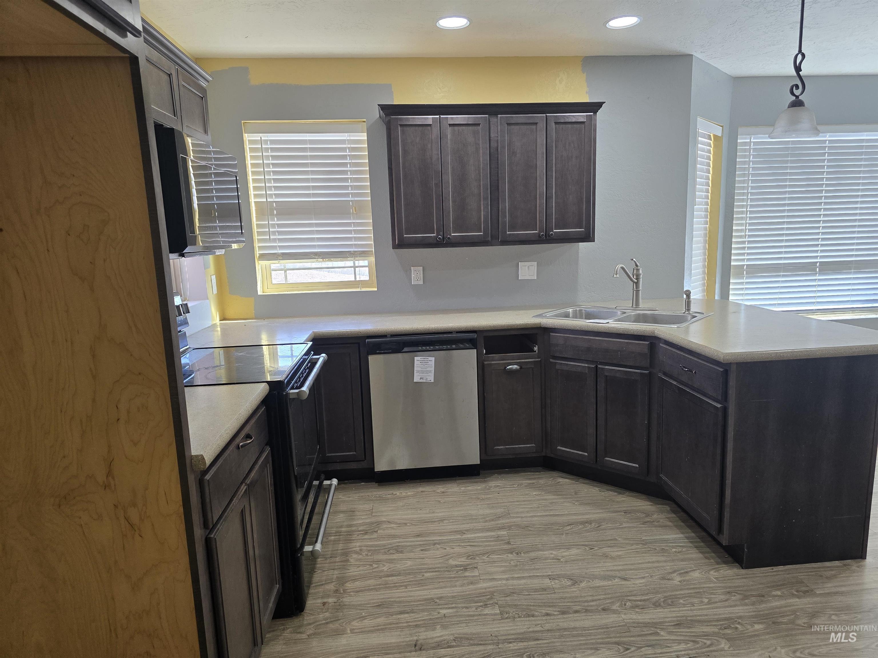 181 Villa Dr., Heyburn, Idaho 83336, 3 Bedrooms, 3 Bathrooms, Residential For Sale, Price $345,000,MLS 98967198